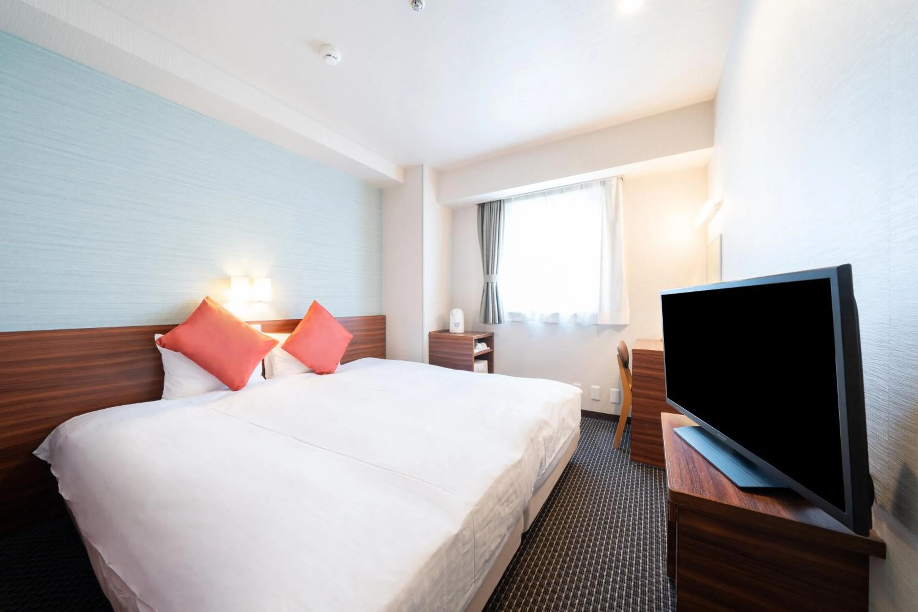 Photo of the whole room, Bed in Pearl Hotel Ryogoku