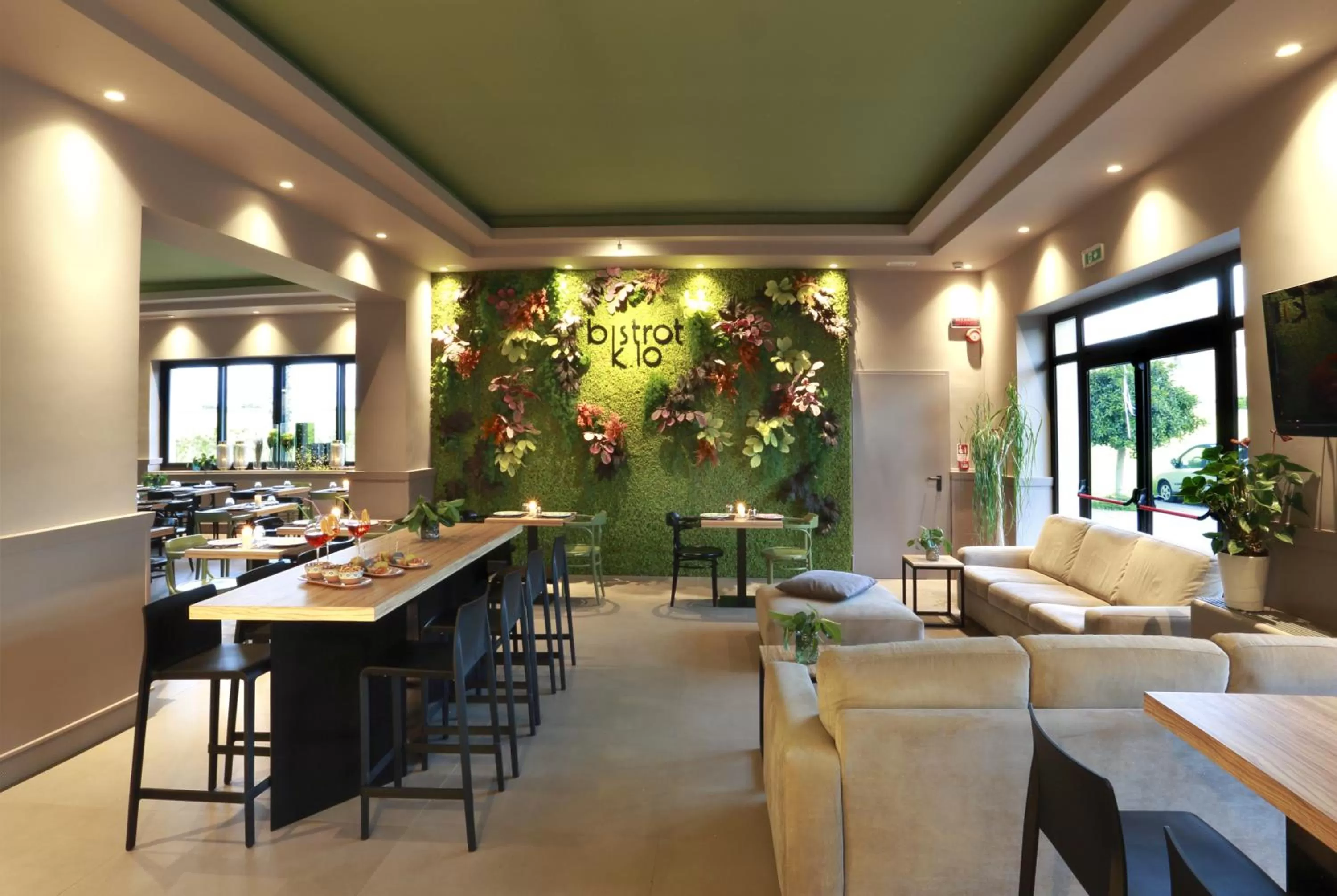 Restaurant/places to eat in Hotel Aloisi