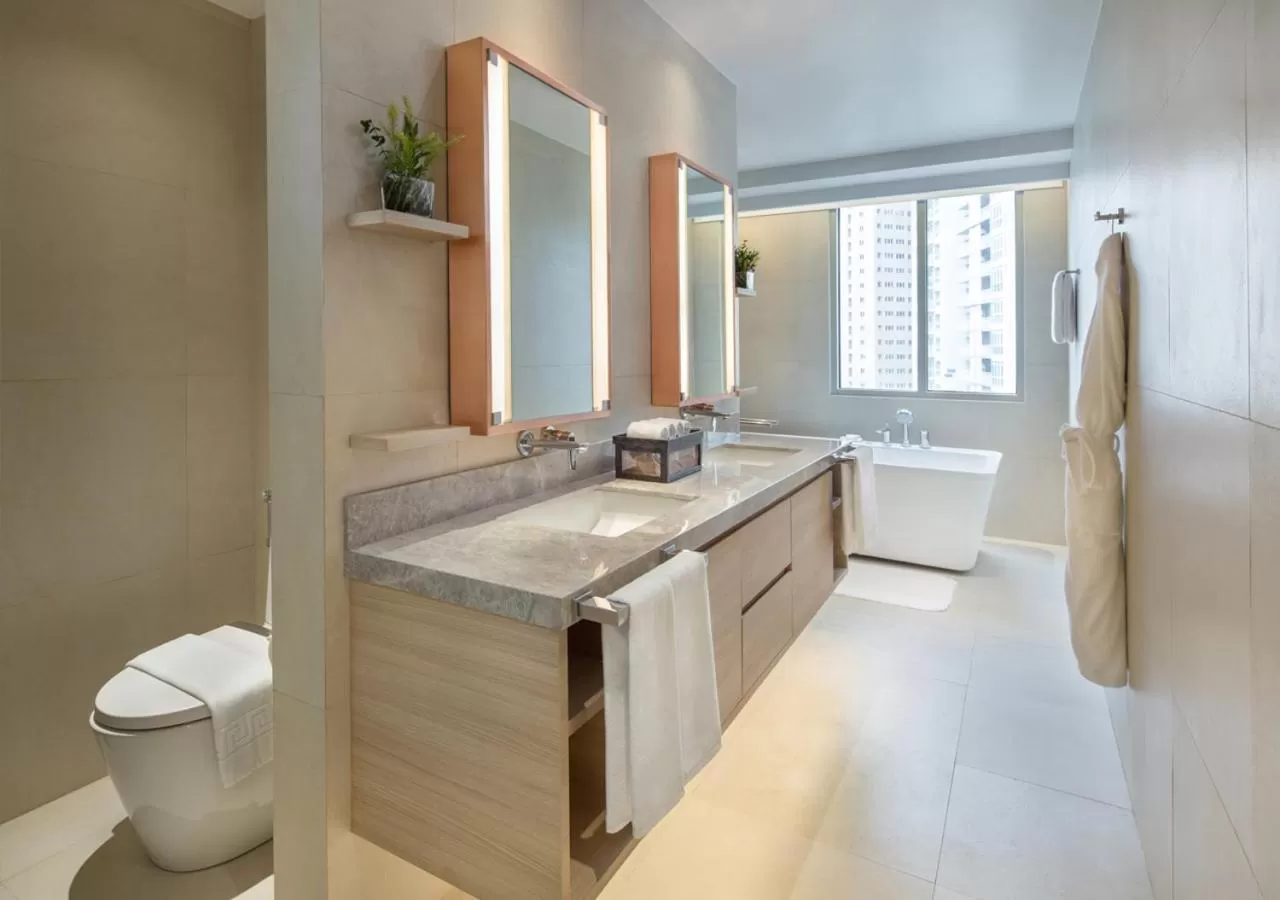 Bathroom in Brittany Hotel BGC