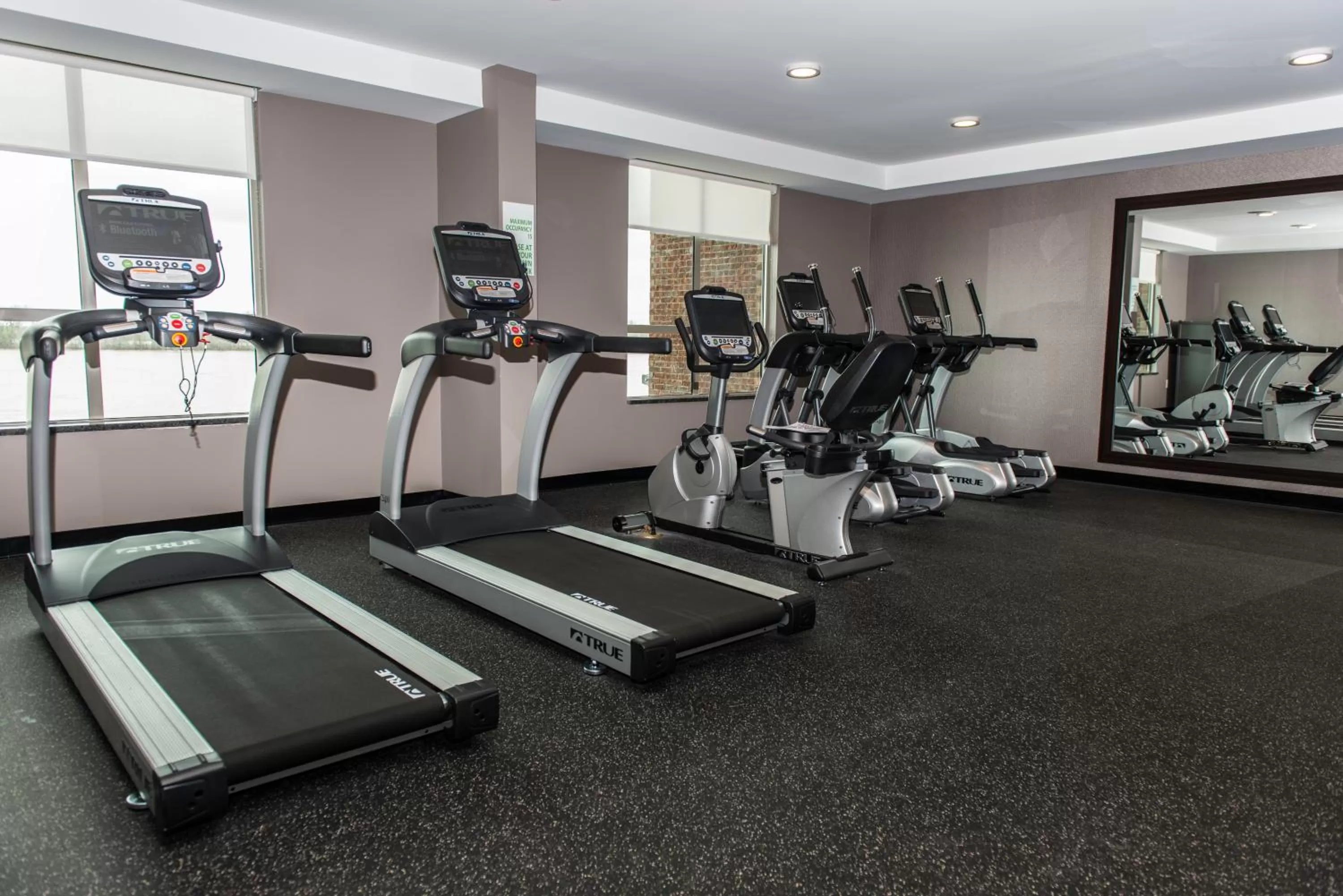 Fitness centre/facilities in Holiday Inn Owensboro Riverfront by IHG