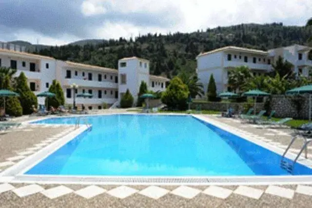 Balcony/Terrace, Swimming Pool in Santa Marina Hotel