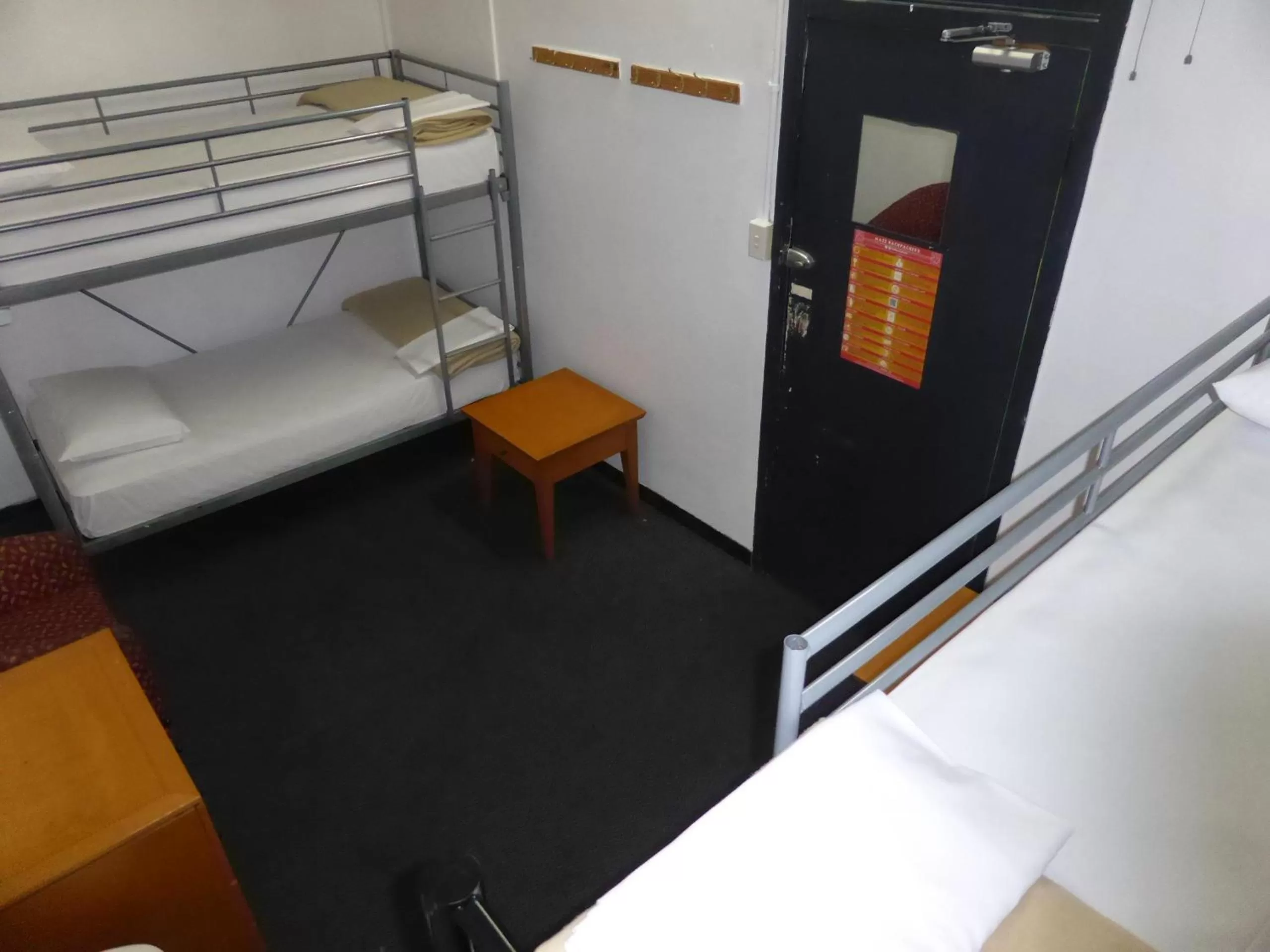 Bedroom, Bed in Maze Backpackers - Sydney