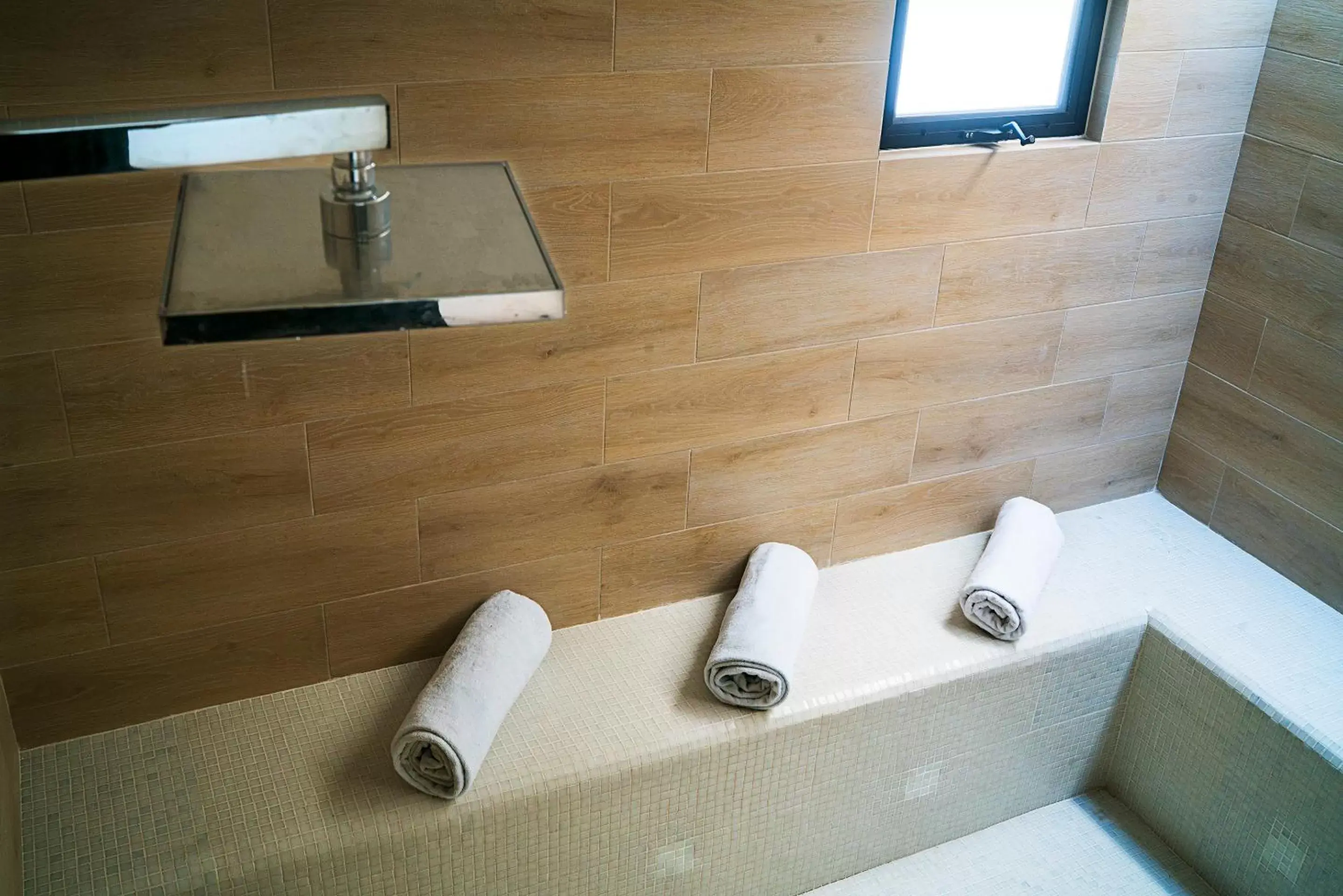Steam room, Bathroom in Opal Suites Apartments