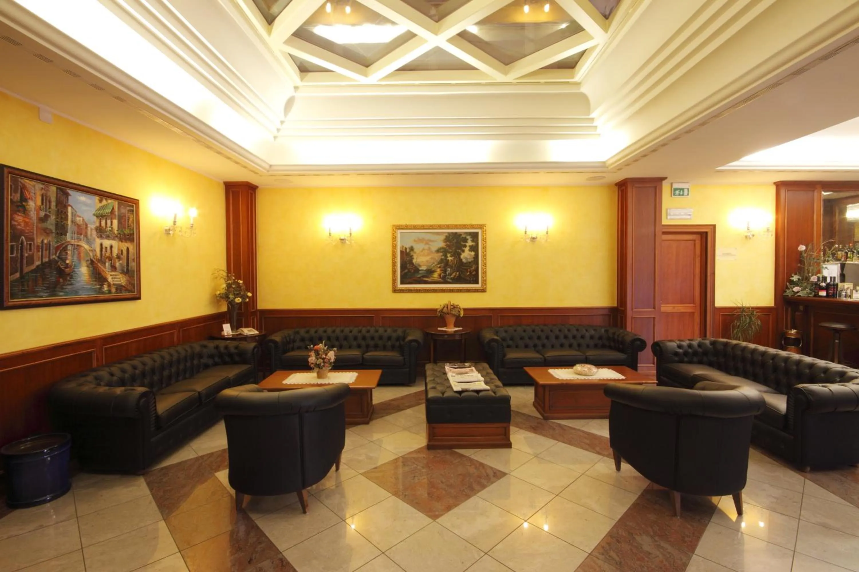Lounge or bar in Tricolore Hotel