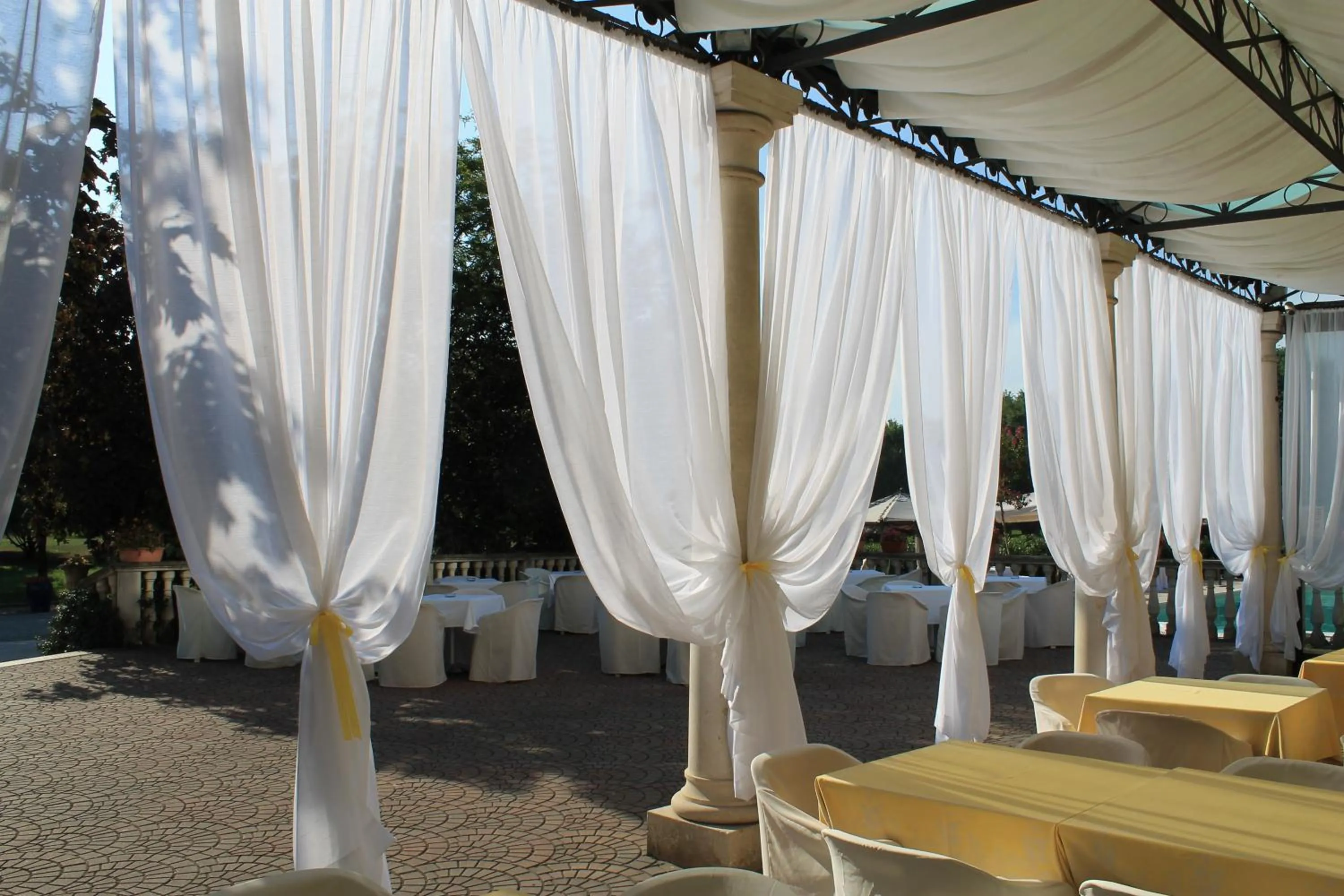 Restaurant/places to eat in Villa Belvedere 1849