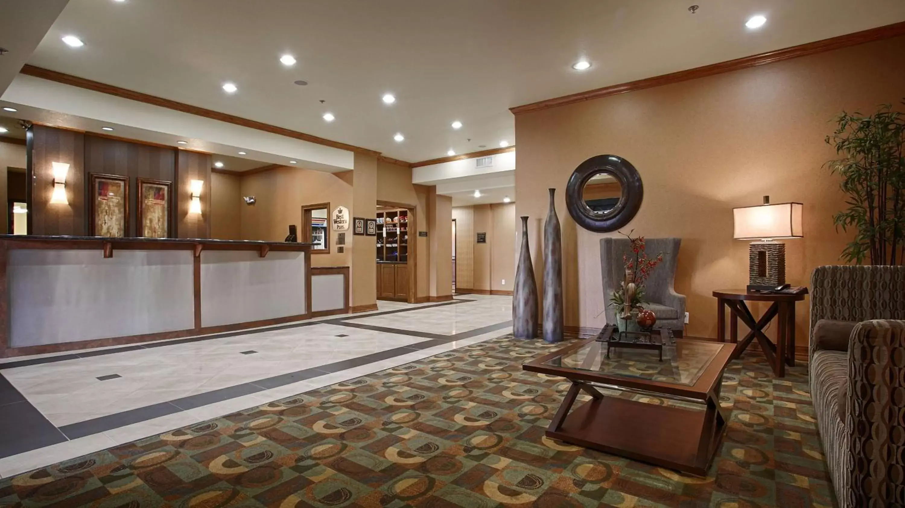 Lobby or reception, Lobby/Reception in BEST WESTERN PLUS Christopher Inn and Suites