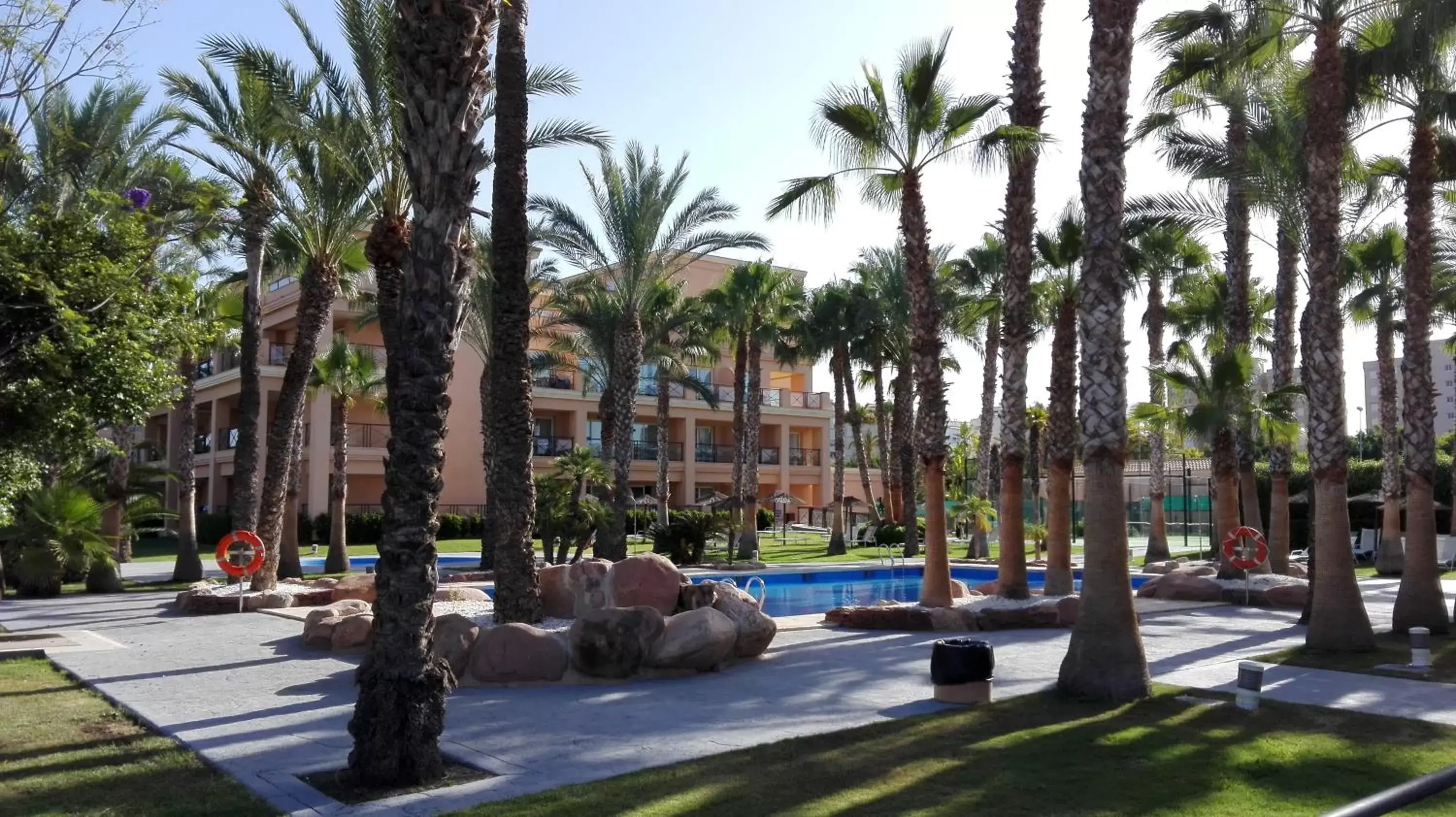 Swimming pool in Hotel Alicante Golf