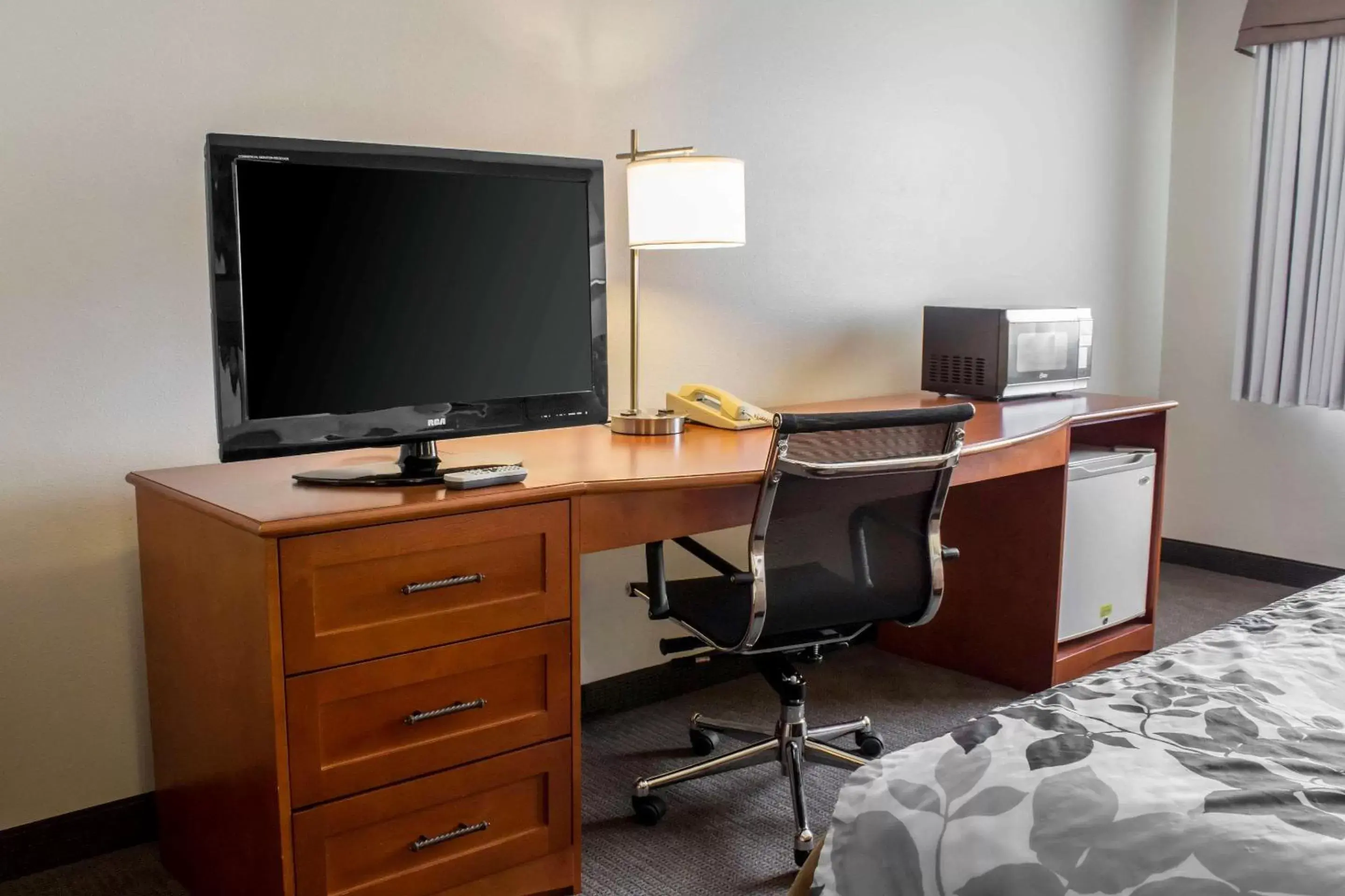 Photo of the whole room, TV/Entertainment Center in Sleep Inn & Suites Charles City