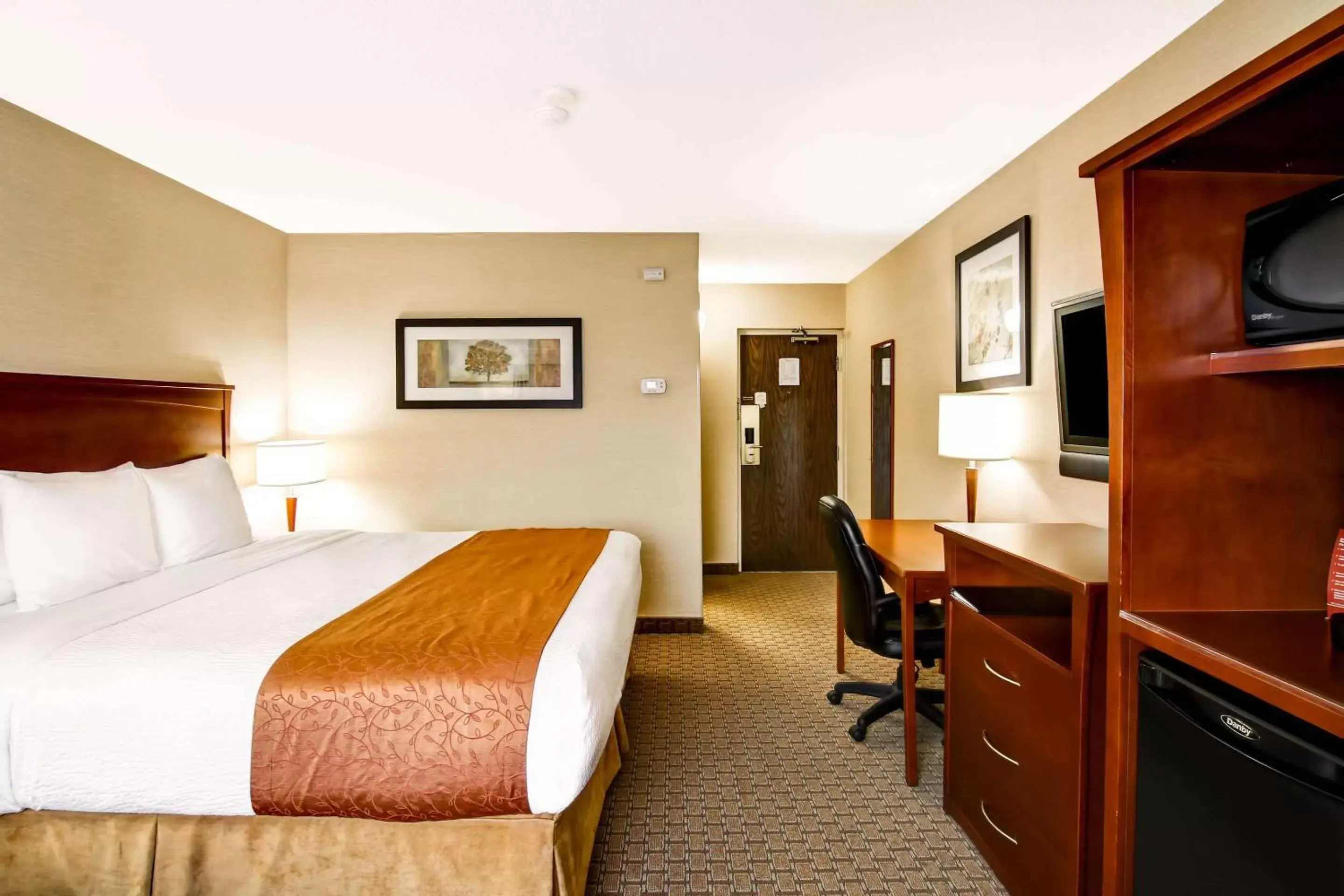 Photo of the whole room in Quality Inn - Kitchener