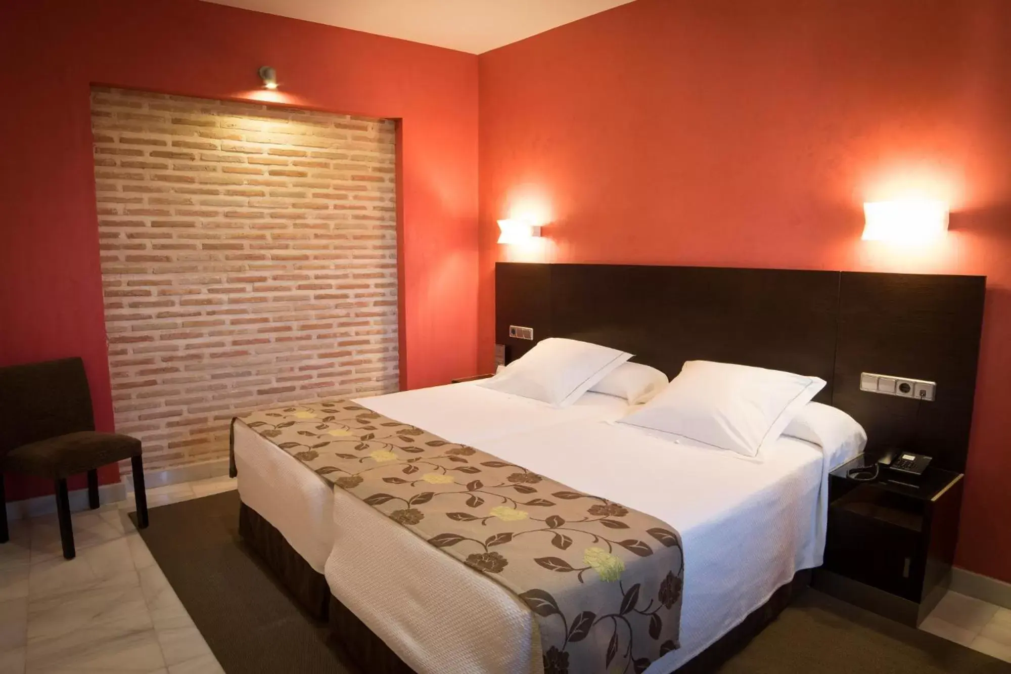 Photo of the whole room, Bed in Hotel Pintor El Greco