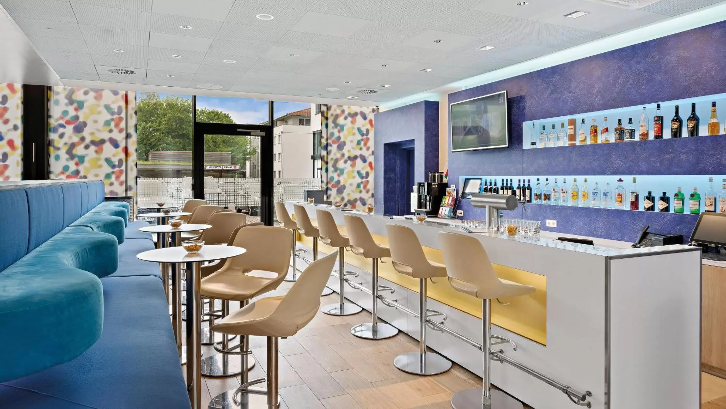 Lounge or bar in Styles Hotel Friedrichshafen Lounge or bar in Styles Hotel Friedrichshafen