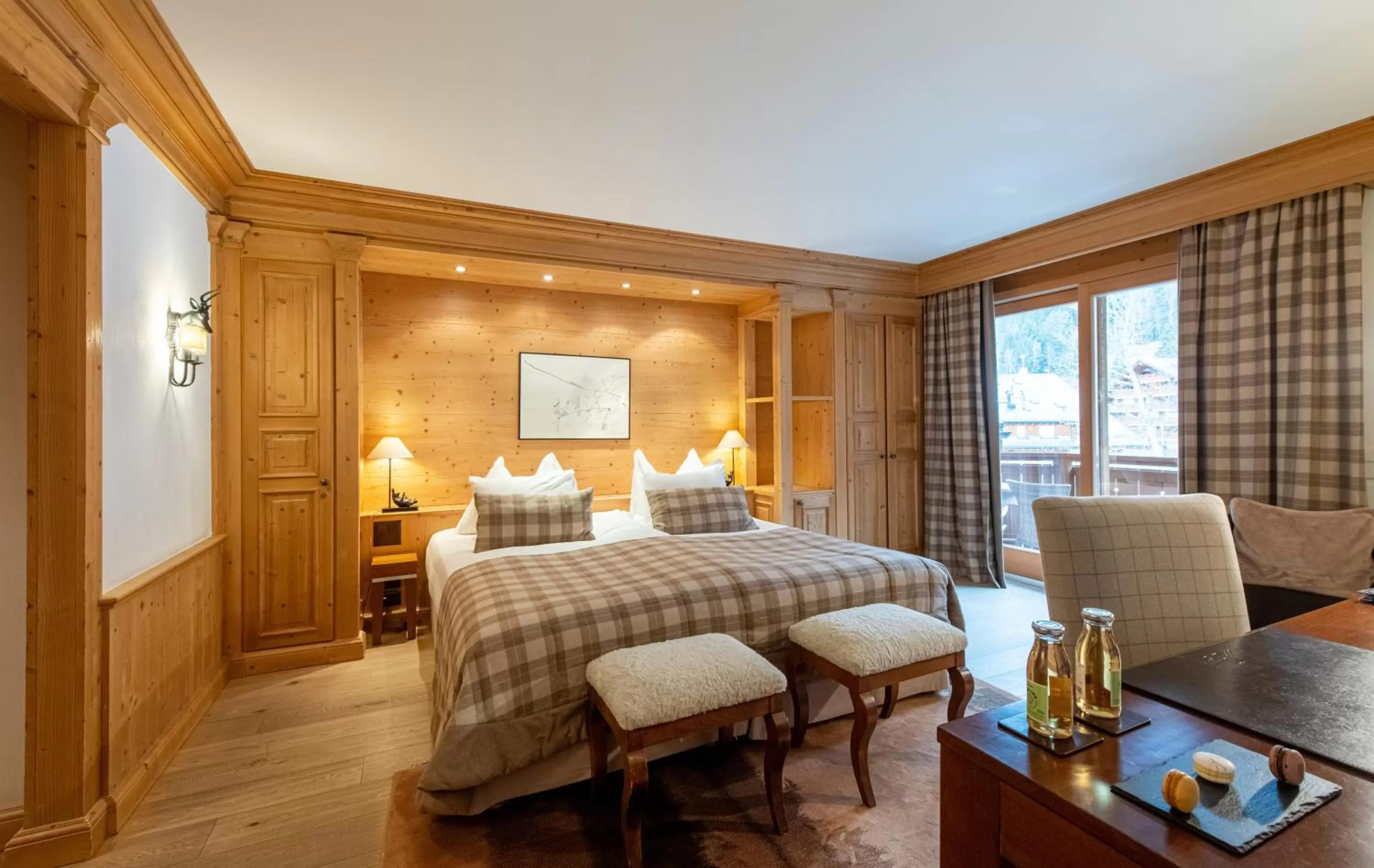 Photo of the whole room, Bed in Chalet RoyAlp Hôtel & Spa