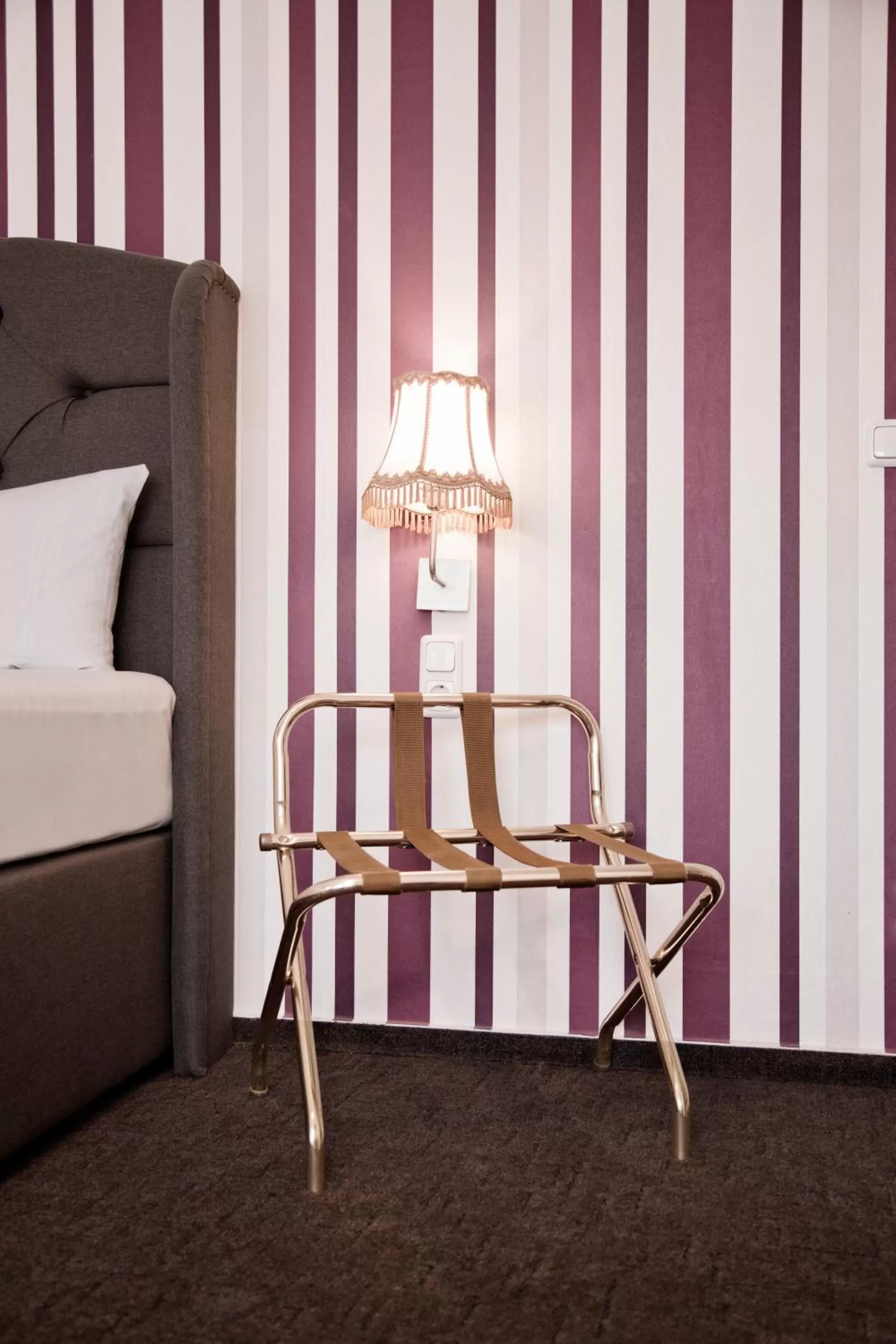 Decorative detail, Bed in Les Nations