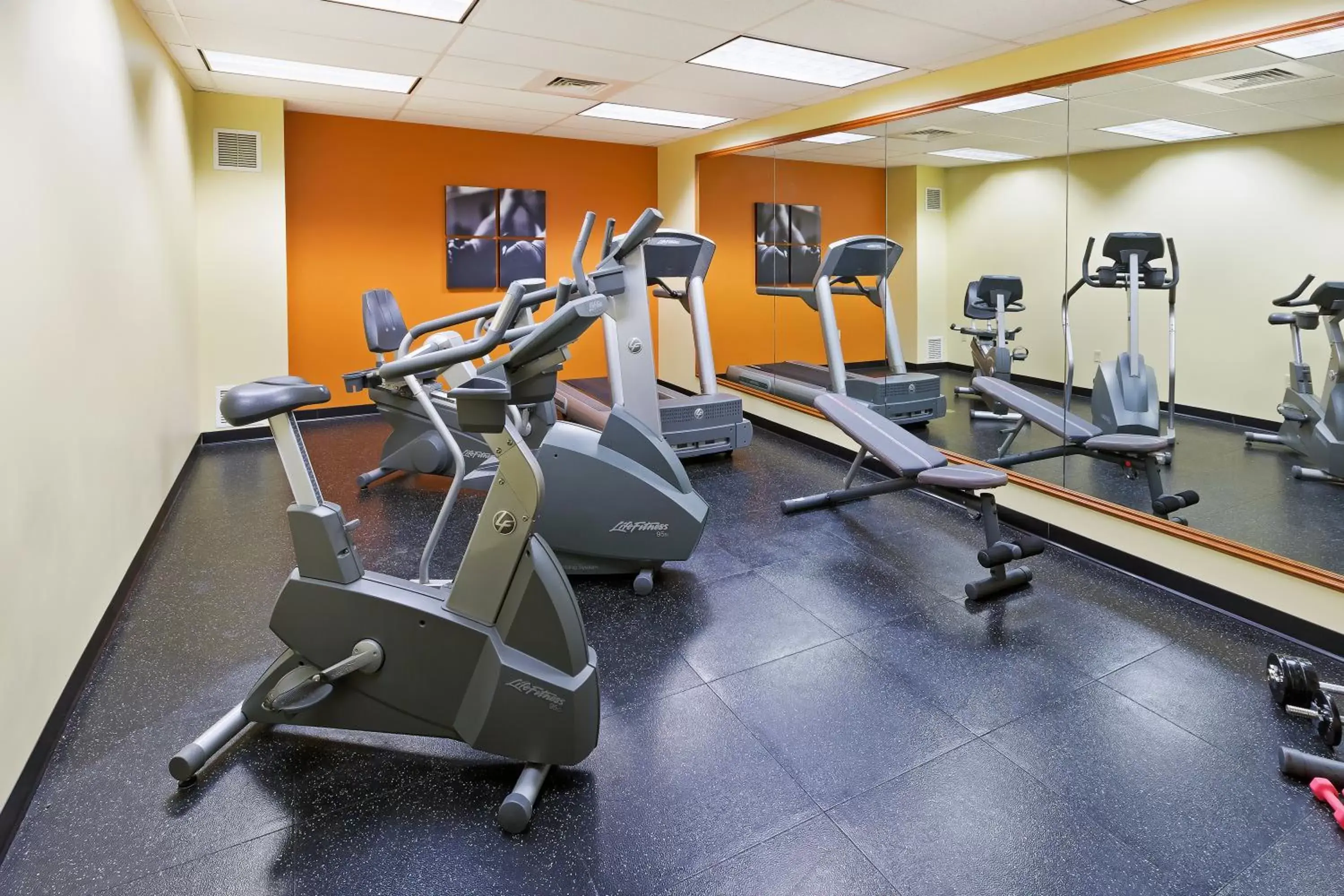 Fitness centre/facilities, Fitness Center/Facilities in Country Inn & Suites by Radisson, Lewisburg, PA