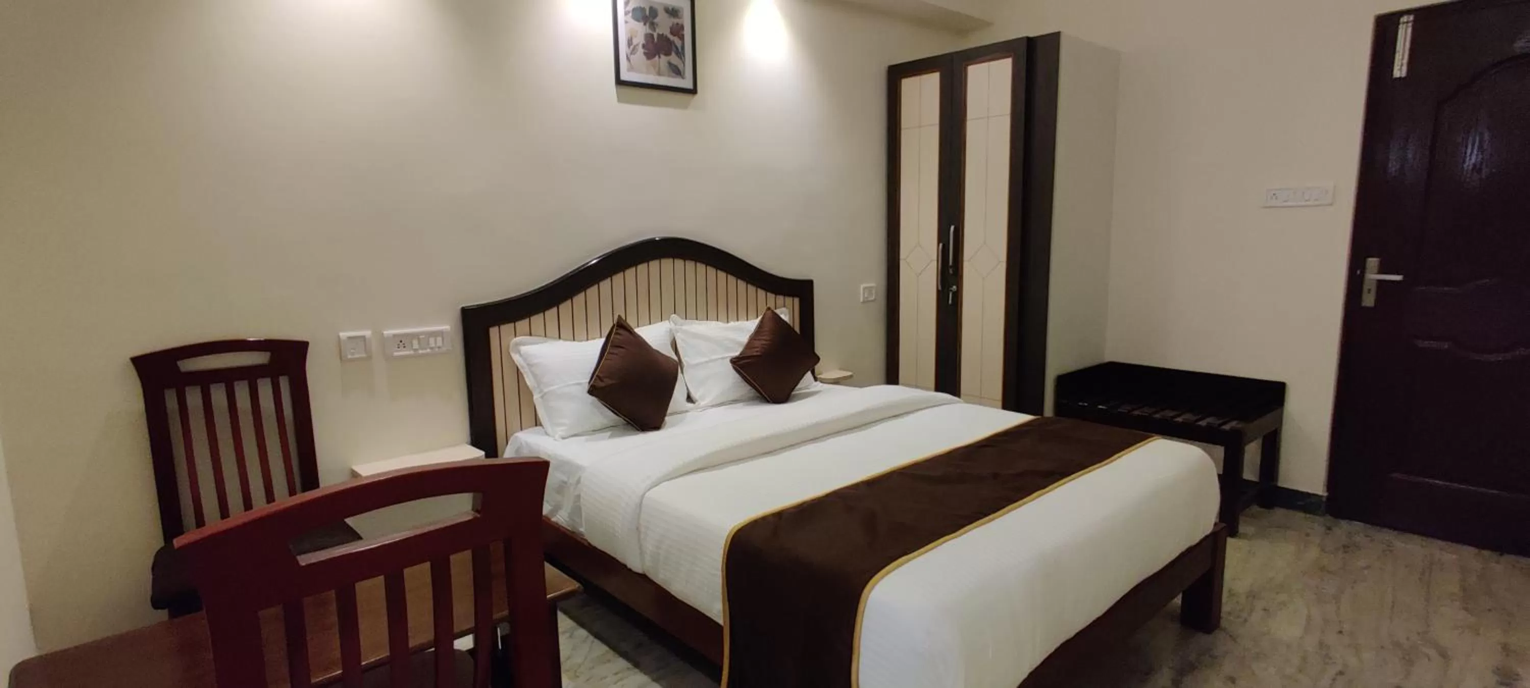 Bed in Rmc travellers inn