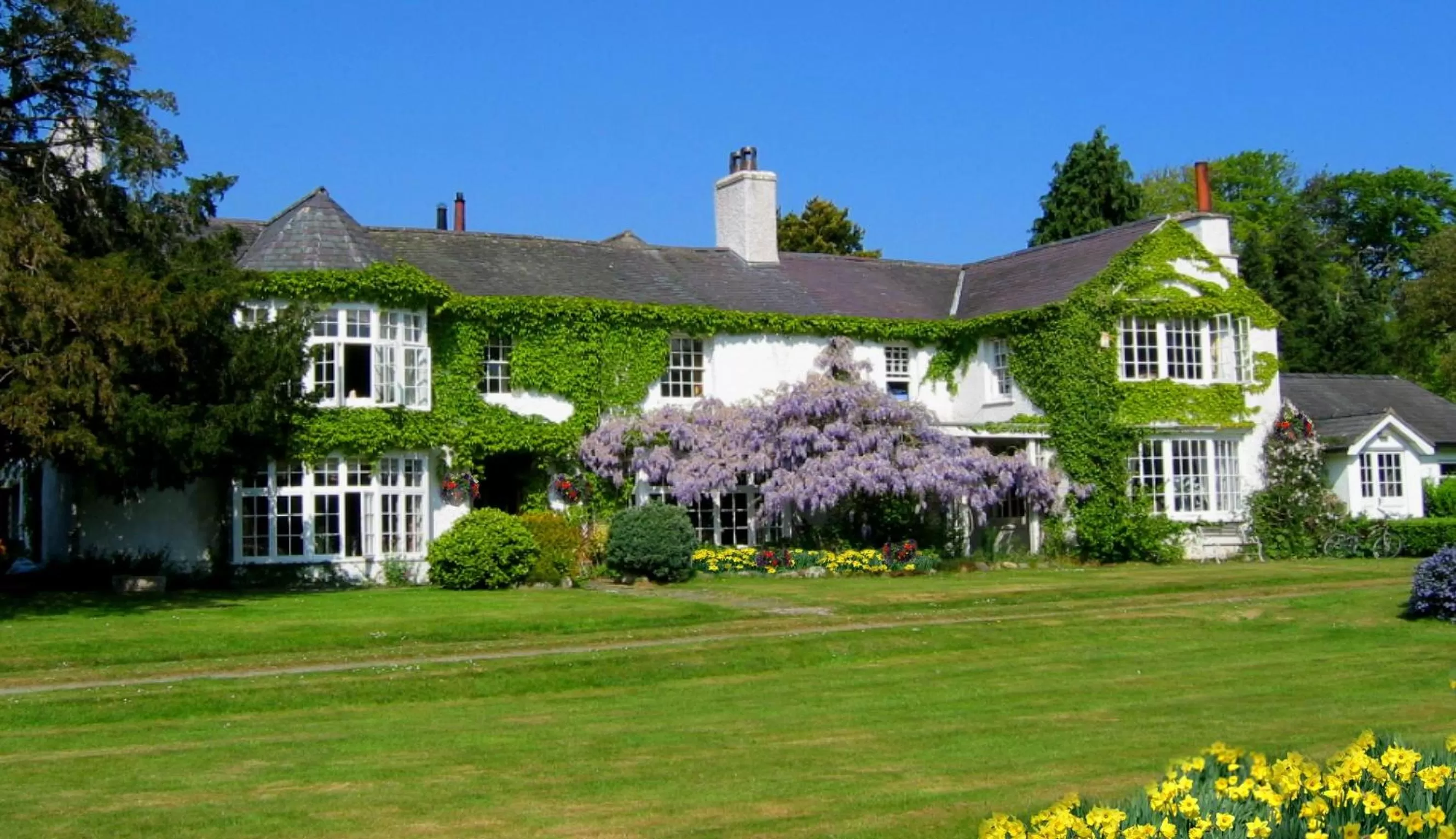 Property building in Glyn Isa Country House luxury self catering accommodation