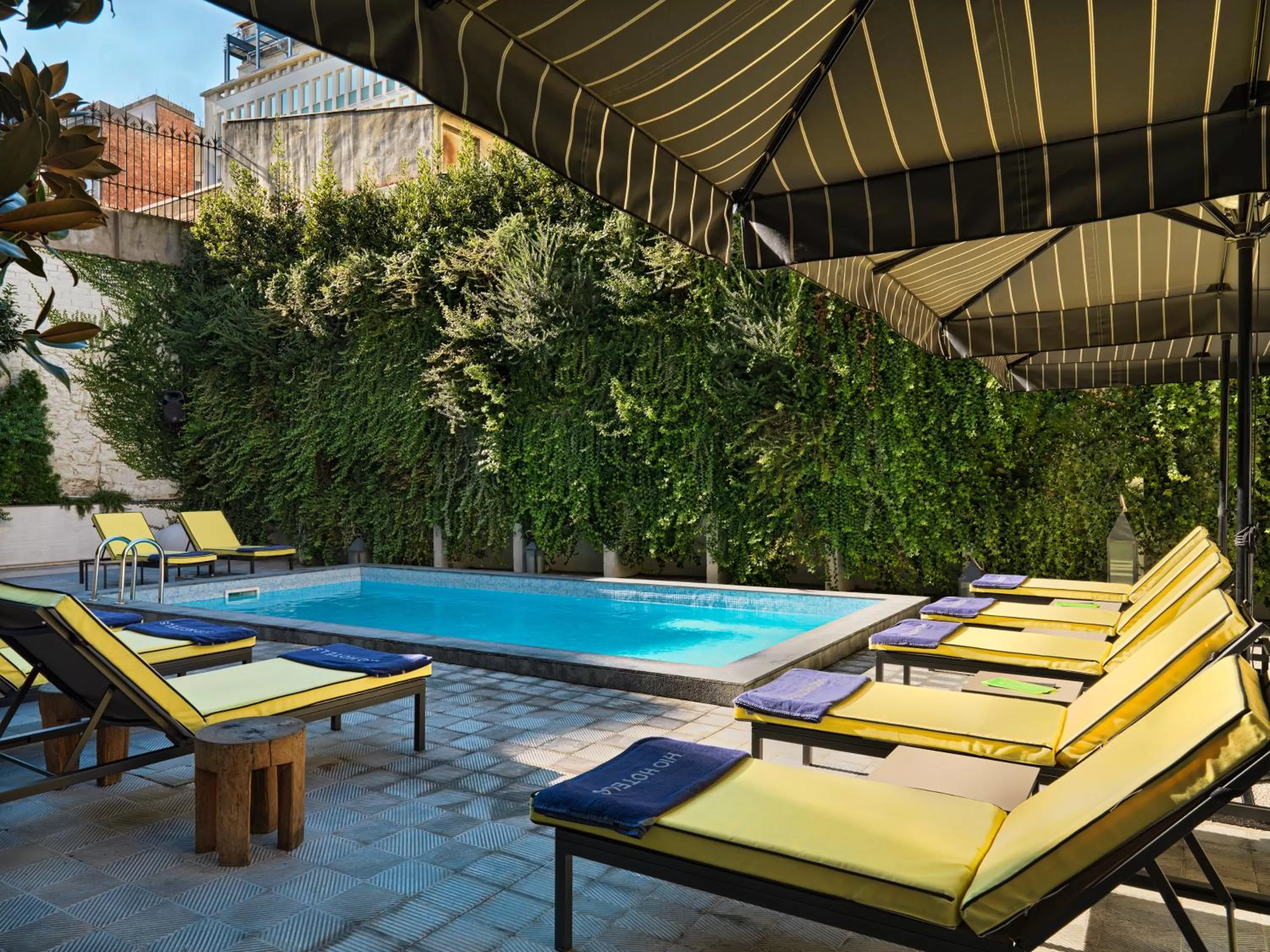 Swimming Pool in H10 Metropolitan 4* Sup