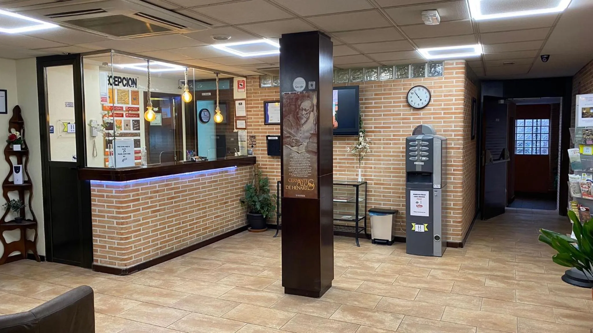 Lobby or reception in Hotel Complutense