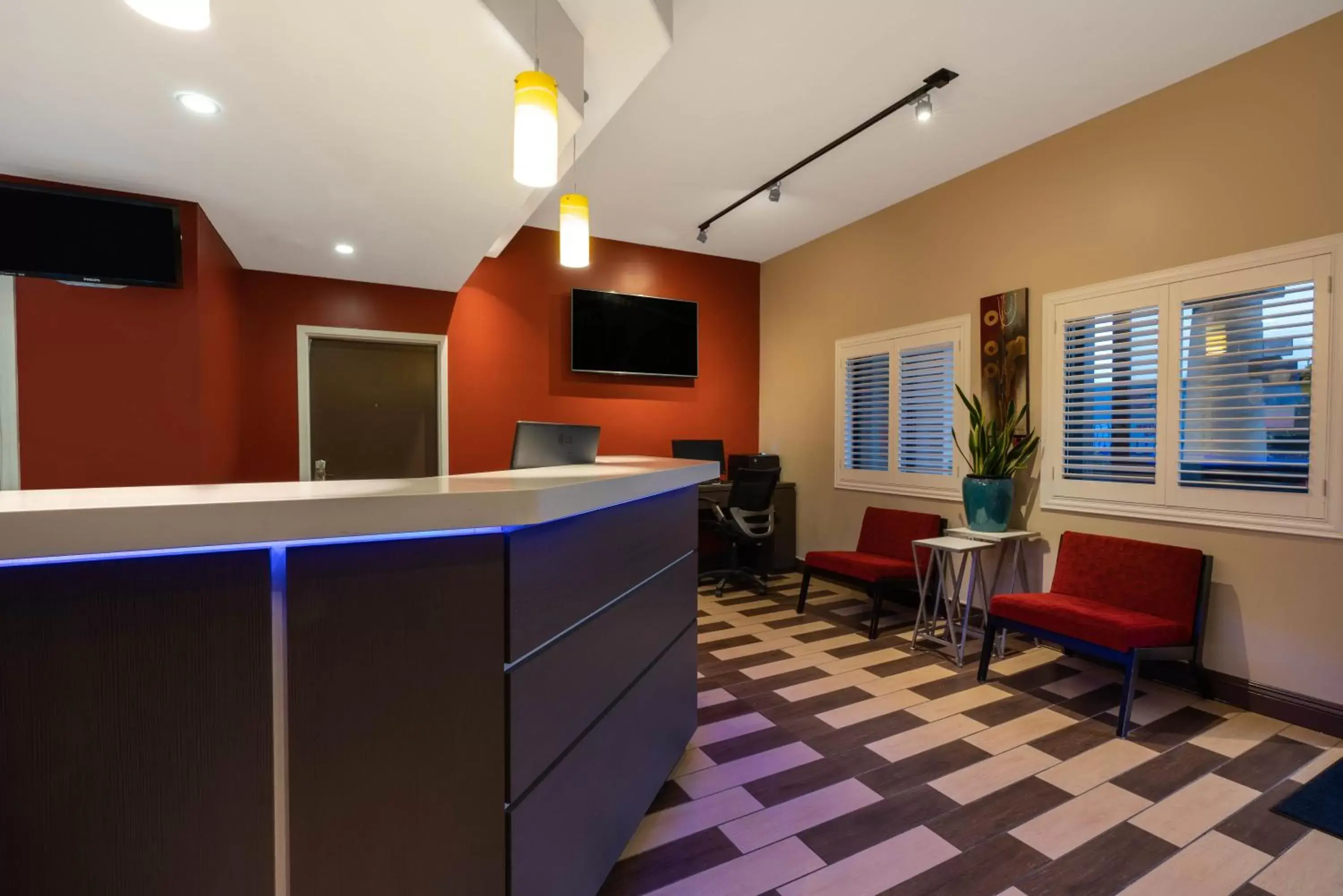 Lobby or reception, Lobby/Reception in Super 8 by Wyndham San Bruno /SF Intl Arpt West