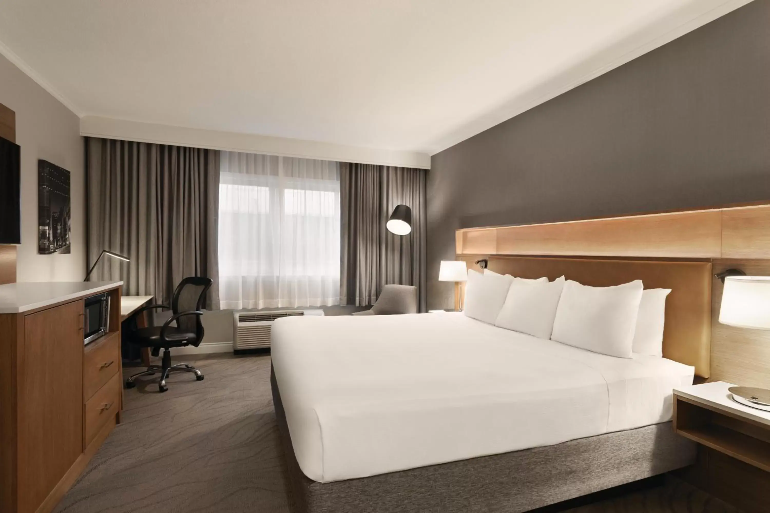 One-Bedroom King Suite in Radisson Hotel Providence Airport One-Bedroom King Suite in Radisson Hotel Providence Airport