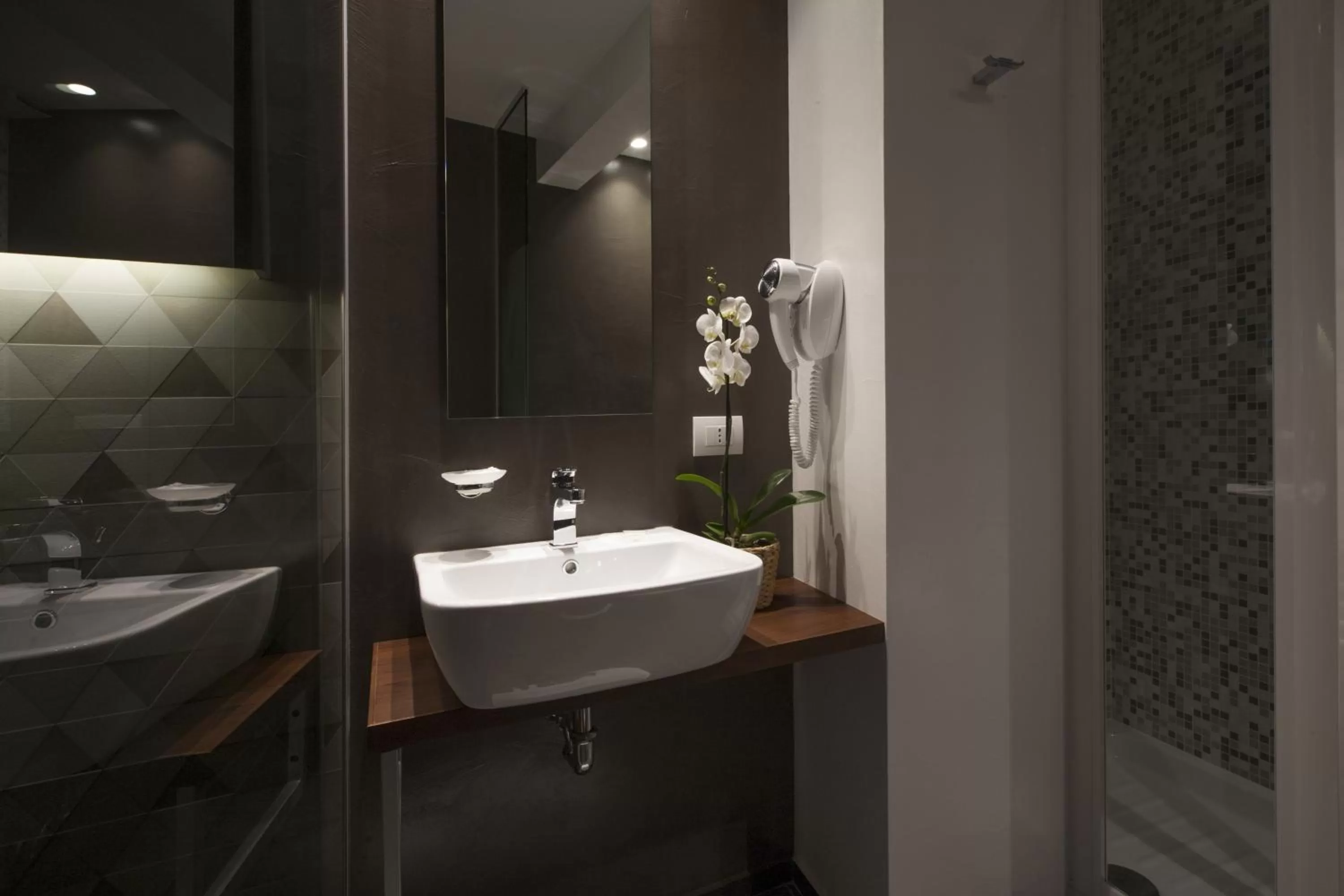 Bathroom in NG Guest House Roma San Pietro