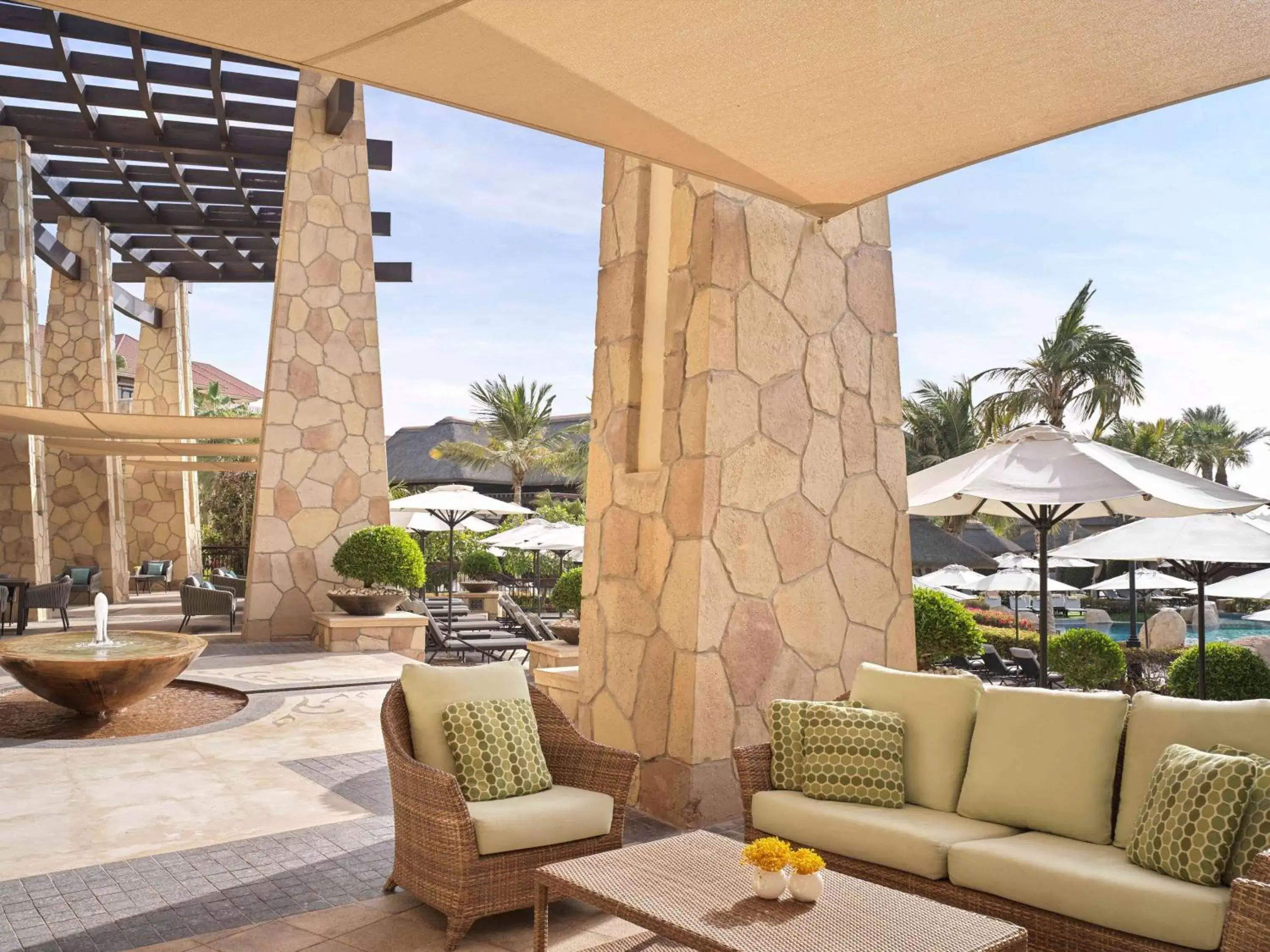 Lounge or bar in Sofitel Dubai The Palm Resort & Spa