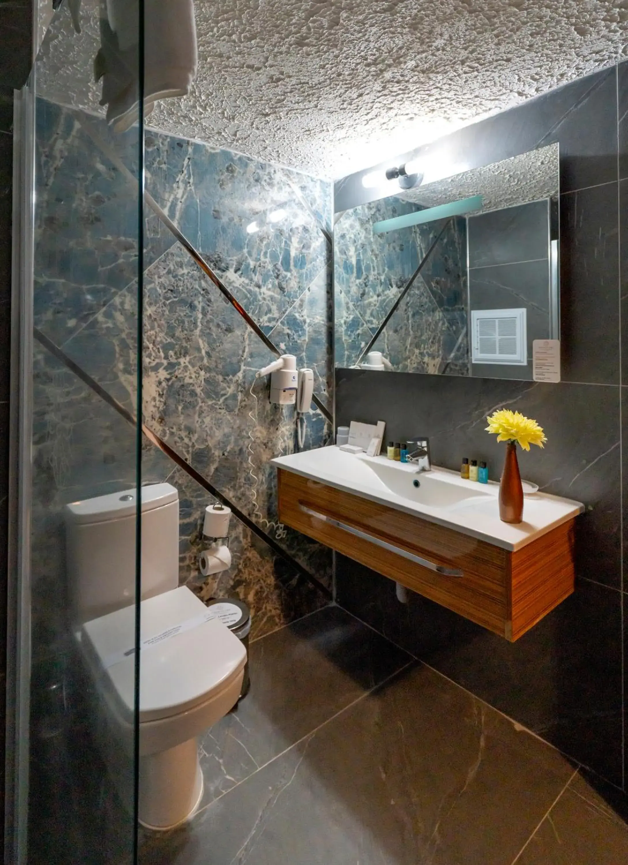 Shower, Bathroom in SIGNATURE GARDEN AVANOS Hotel & SPA