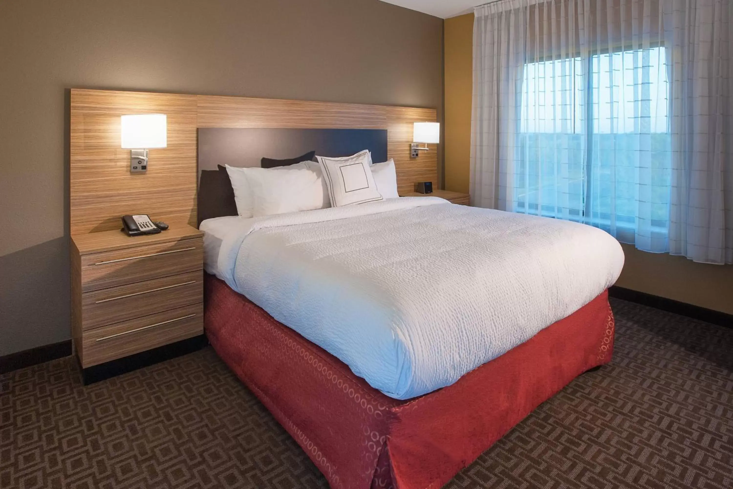 Bedroom, Bed in TownePlace Suites by Marriott Minneapolis near Mall of America