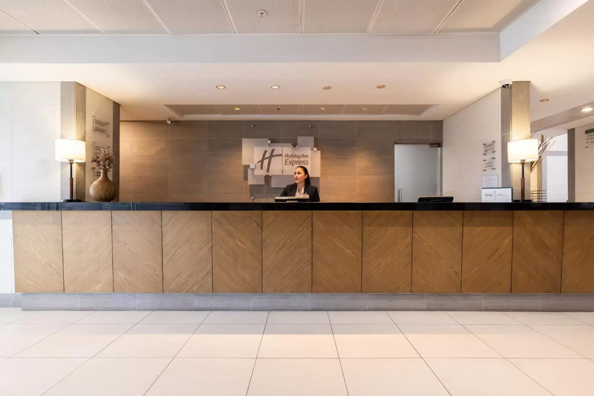 Property building, Lobby/Reception in Holiday Inn Express - Iquique, an IHG Hotel