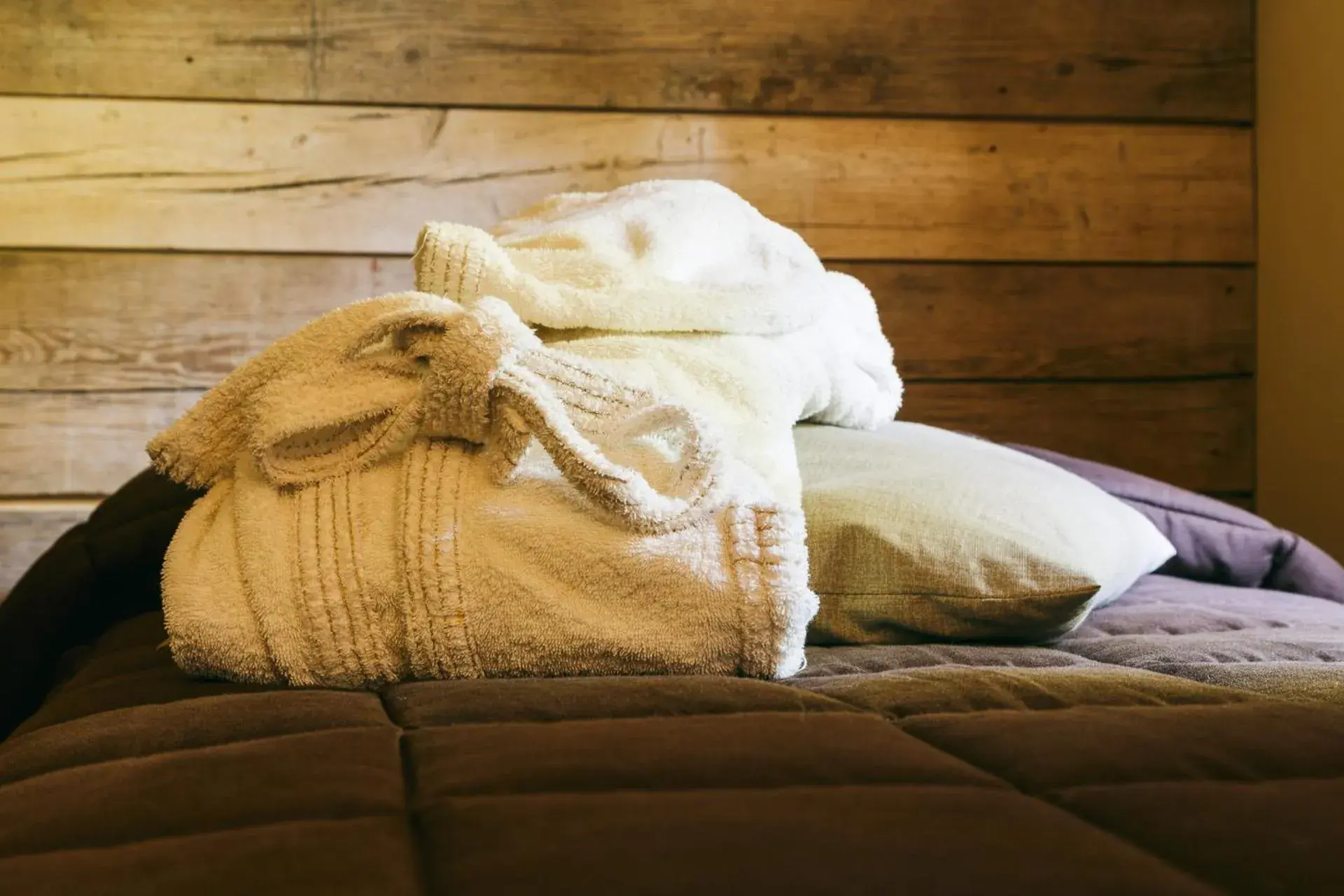 Decorative detail, Bed in L'Orto Di Panza