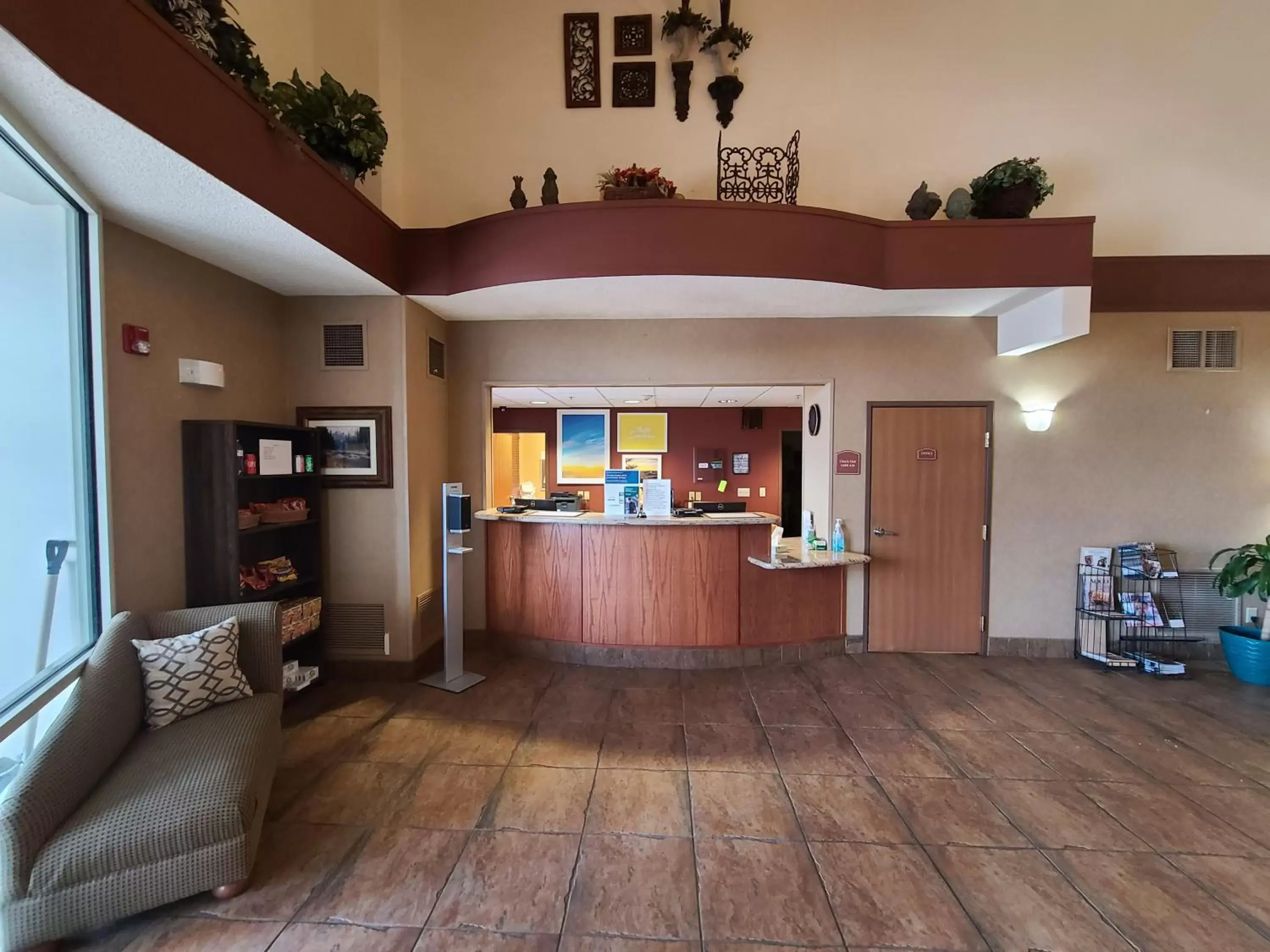 Lobby/Reception in Quality Inn & Suites Wellington – Fort Collins