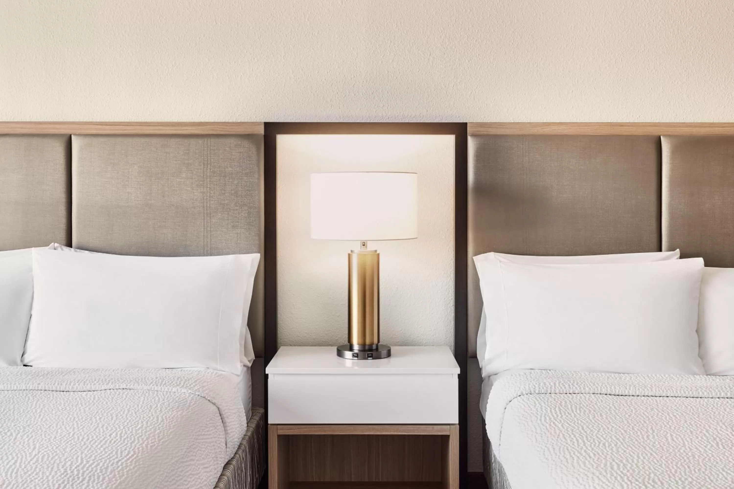 Bedroom, Bed in SpringHill Suites Phoenix Tempe Airport