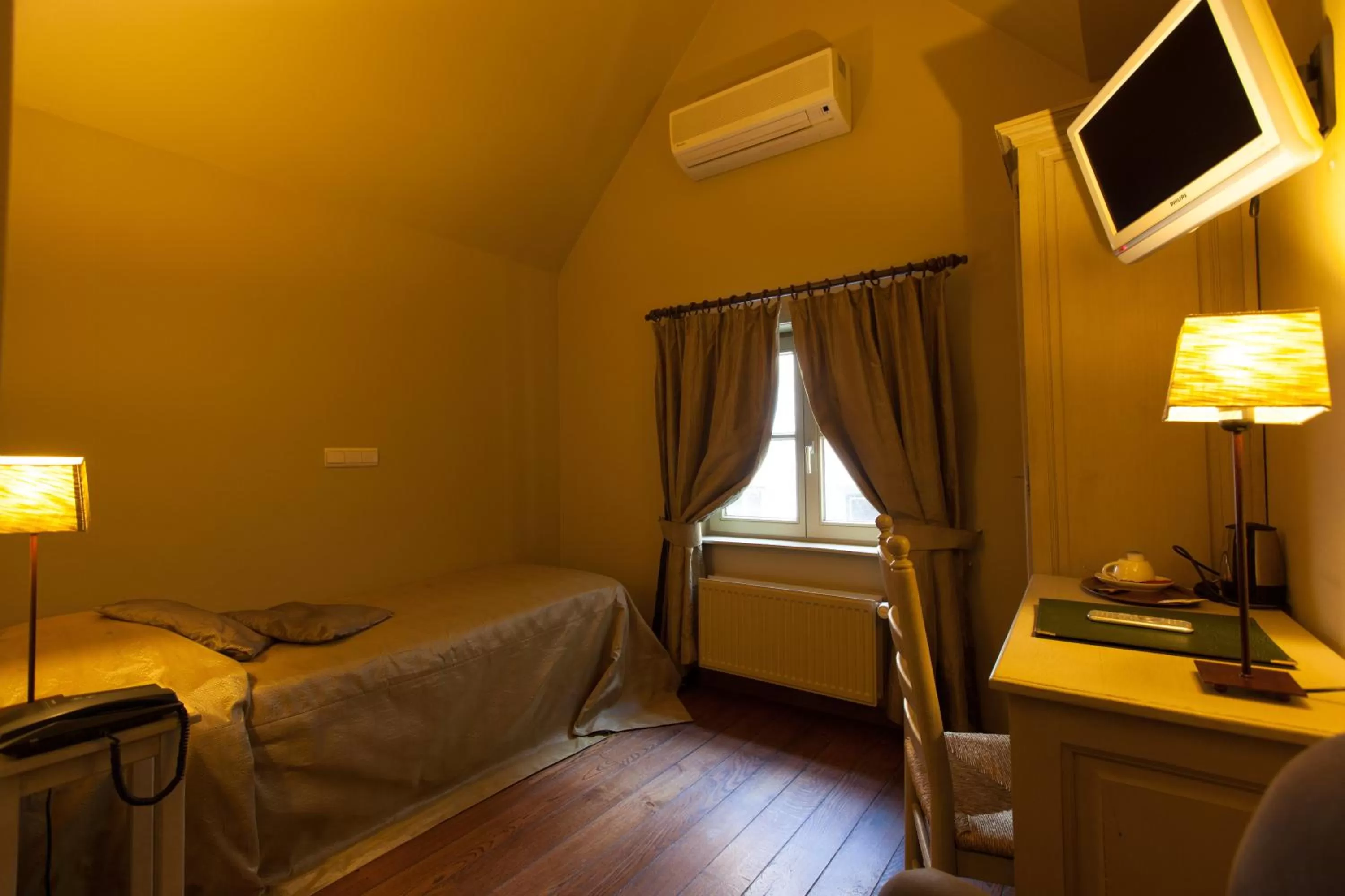 Bed in Hotel Boterhuis