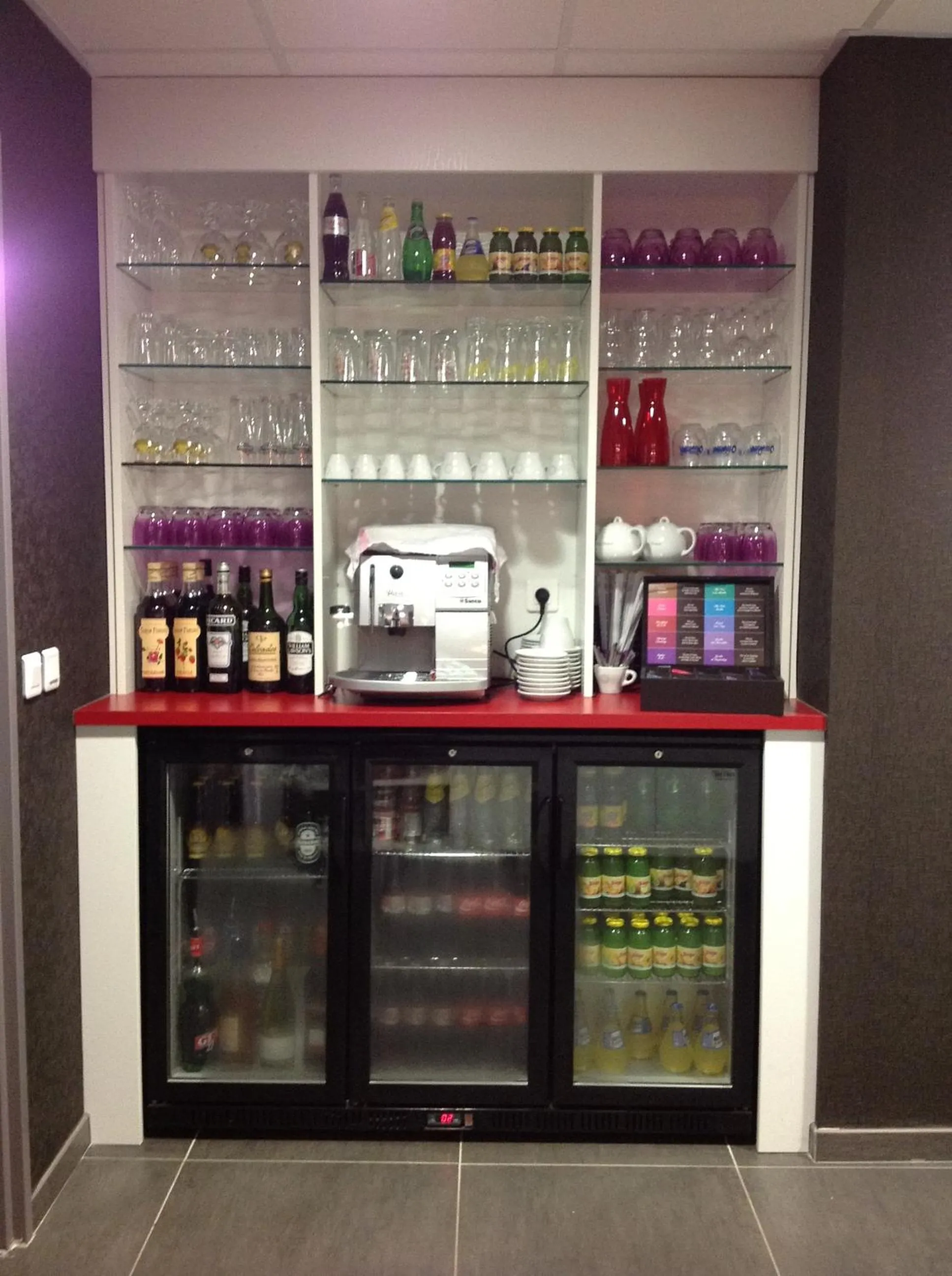 Drinks in The Originals City, Hôtel des Lys, Dreux