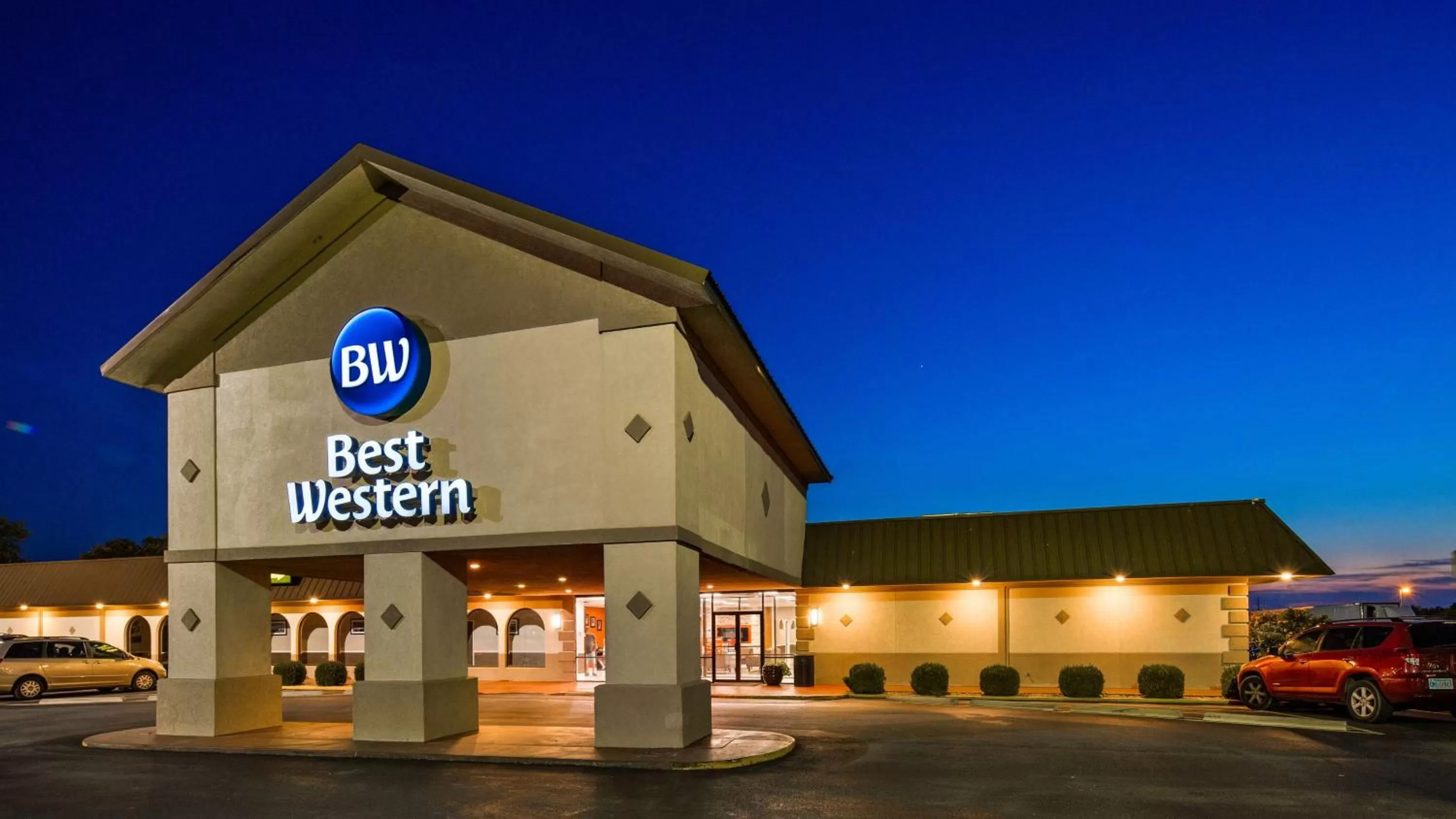 Property building in Best Western Tulsa Airport