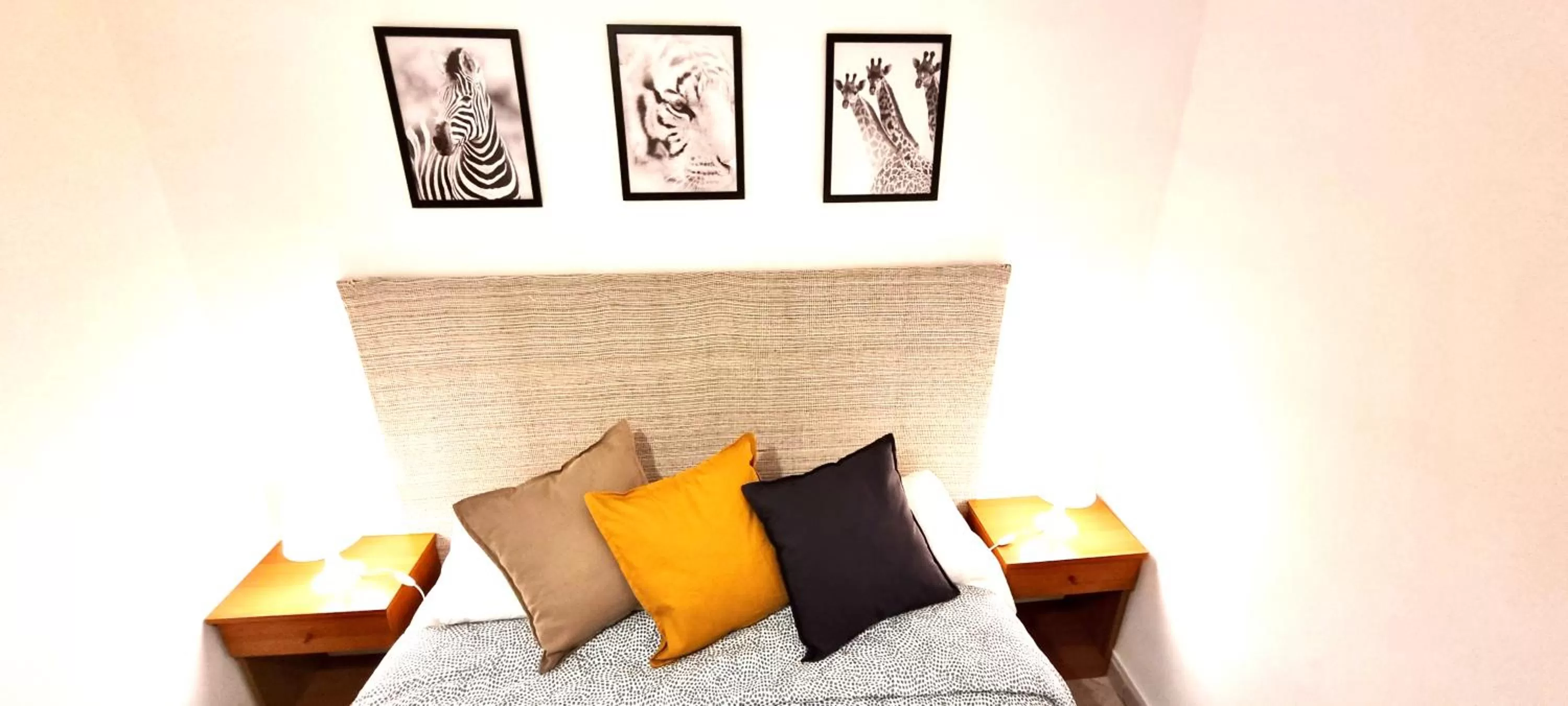 Bedroom, Bed in The Queen