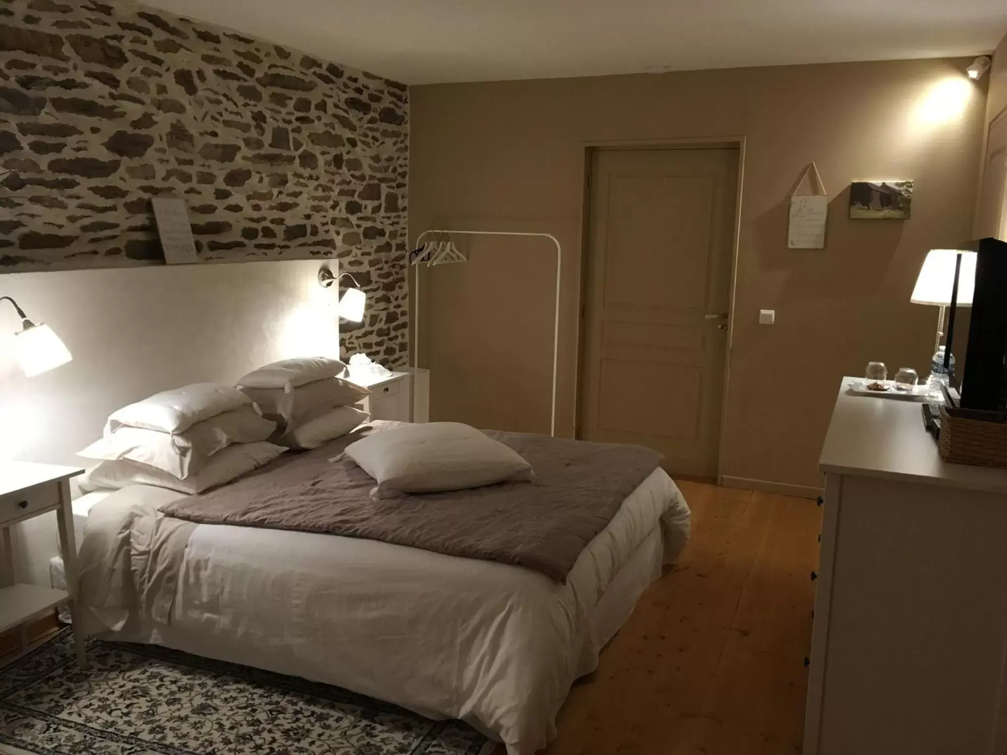 Bedroom, Bed in Les Bouyeres