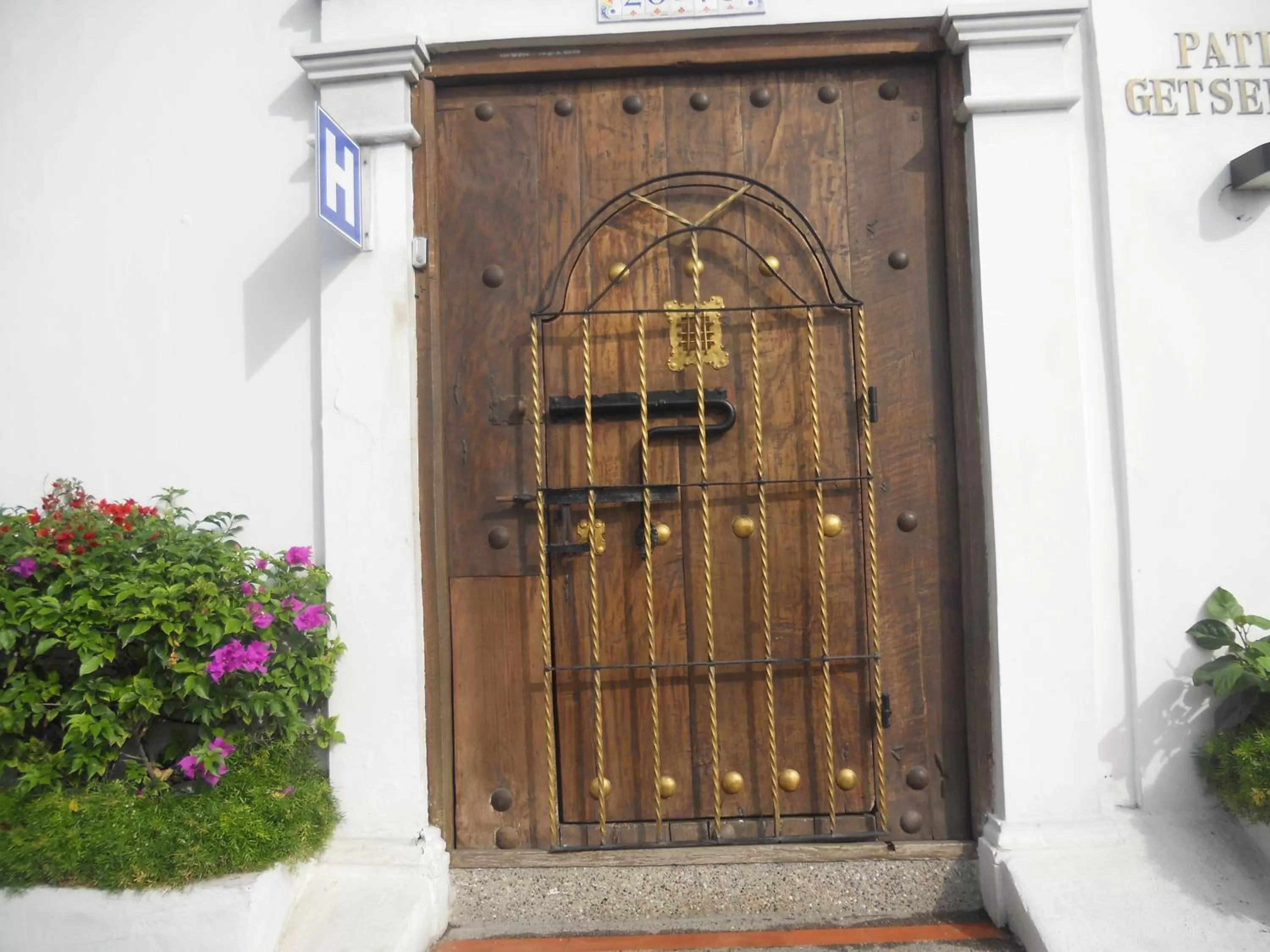 Facade/entrance in Patio de Getsemani