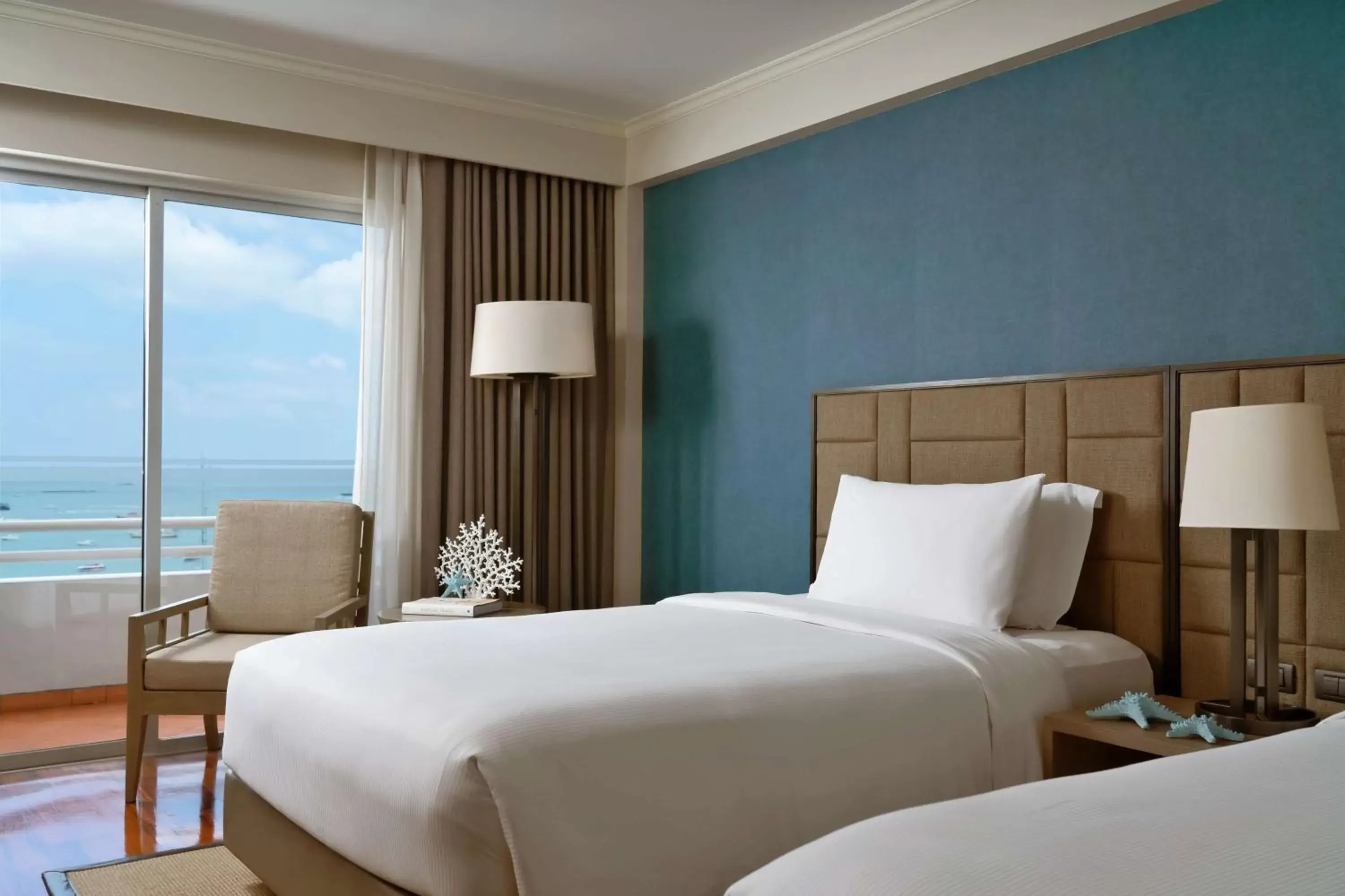 Bedroom, Bed in Avani Pattaya Resort