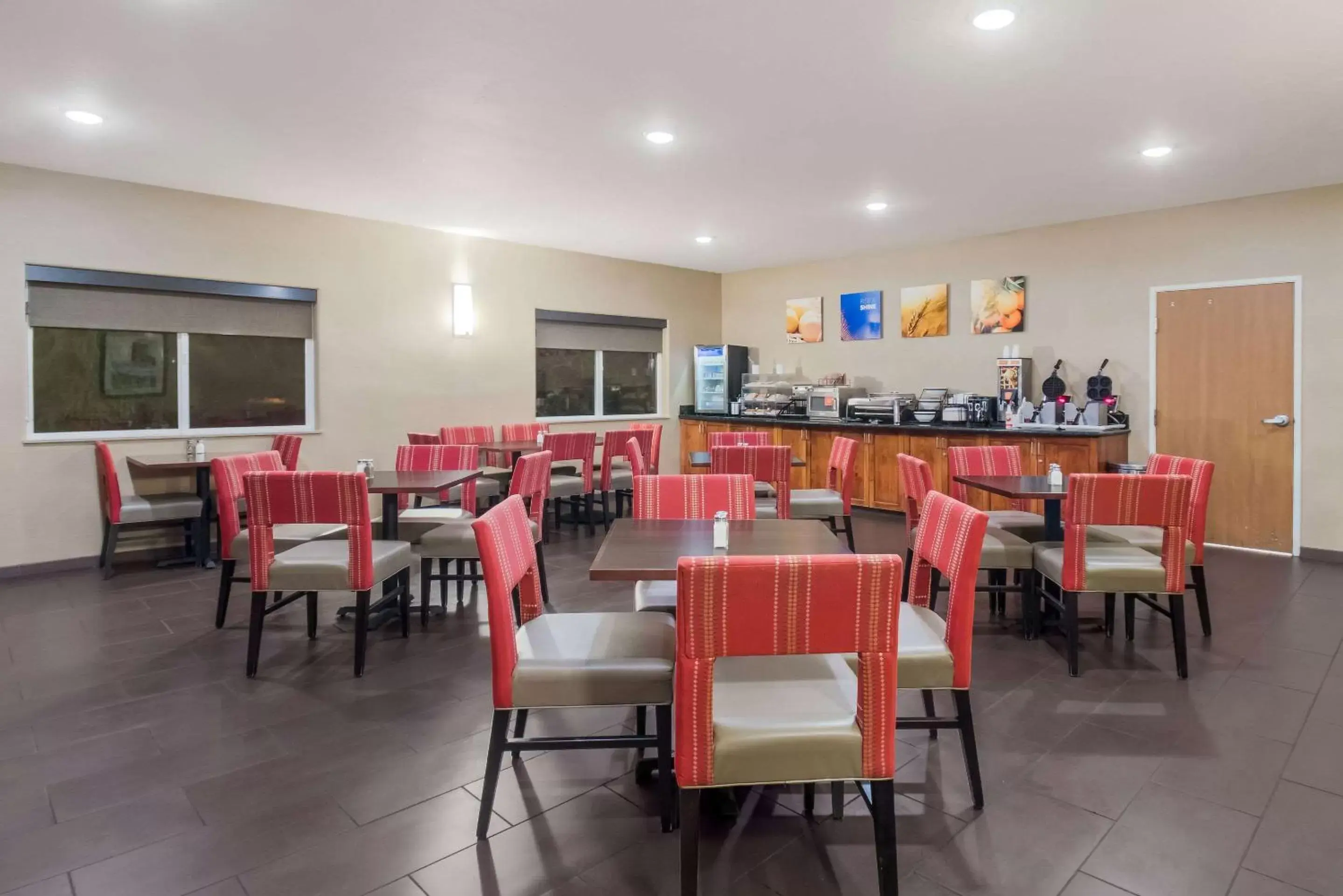 Breakfast, Restaurant/Places to Eat in Comfort Inn Fort Morgan