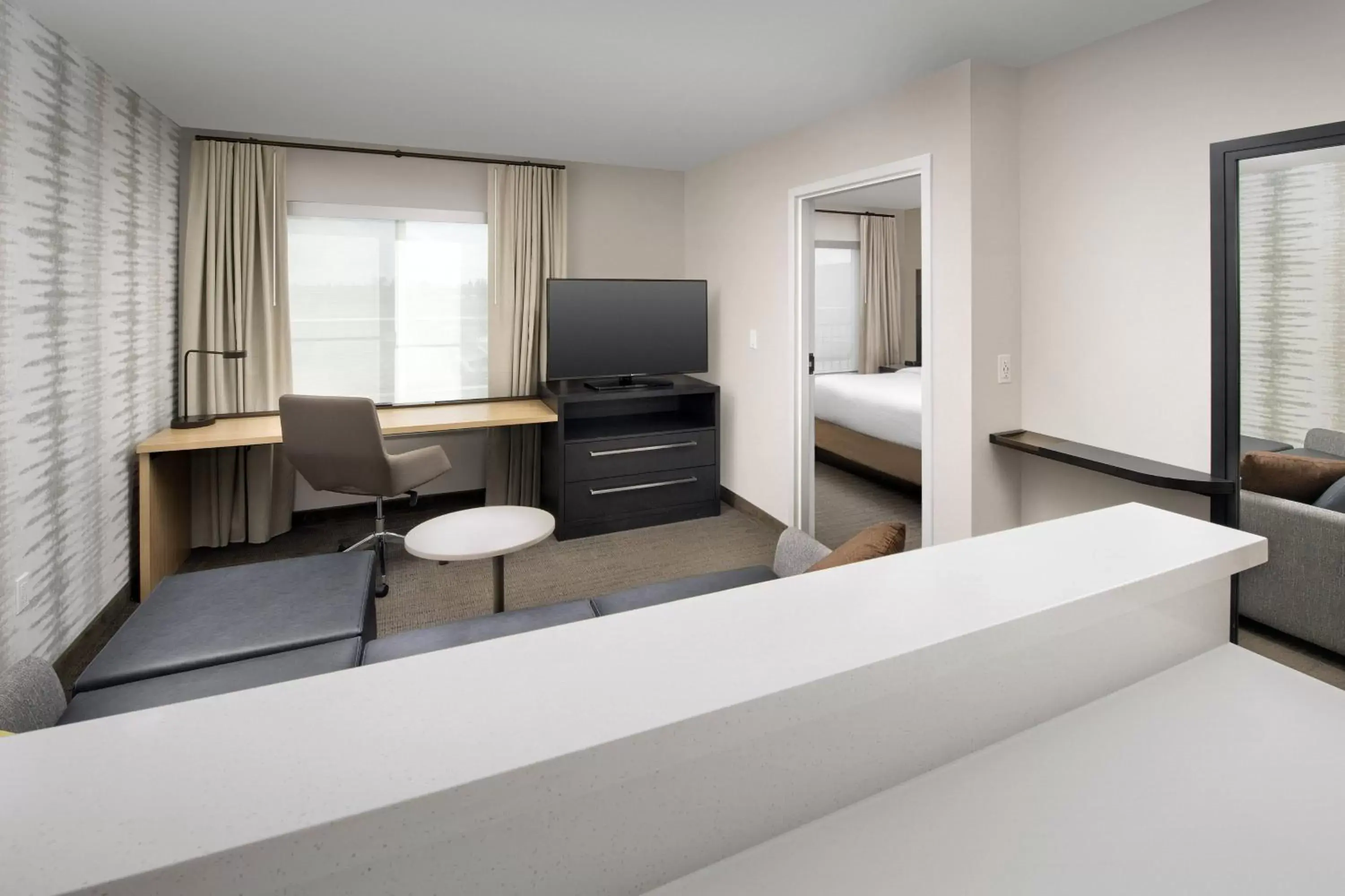 Bedroom, TV/Entertainment Center in Residence Inn by Marriott Modesto North