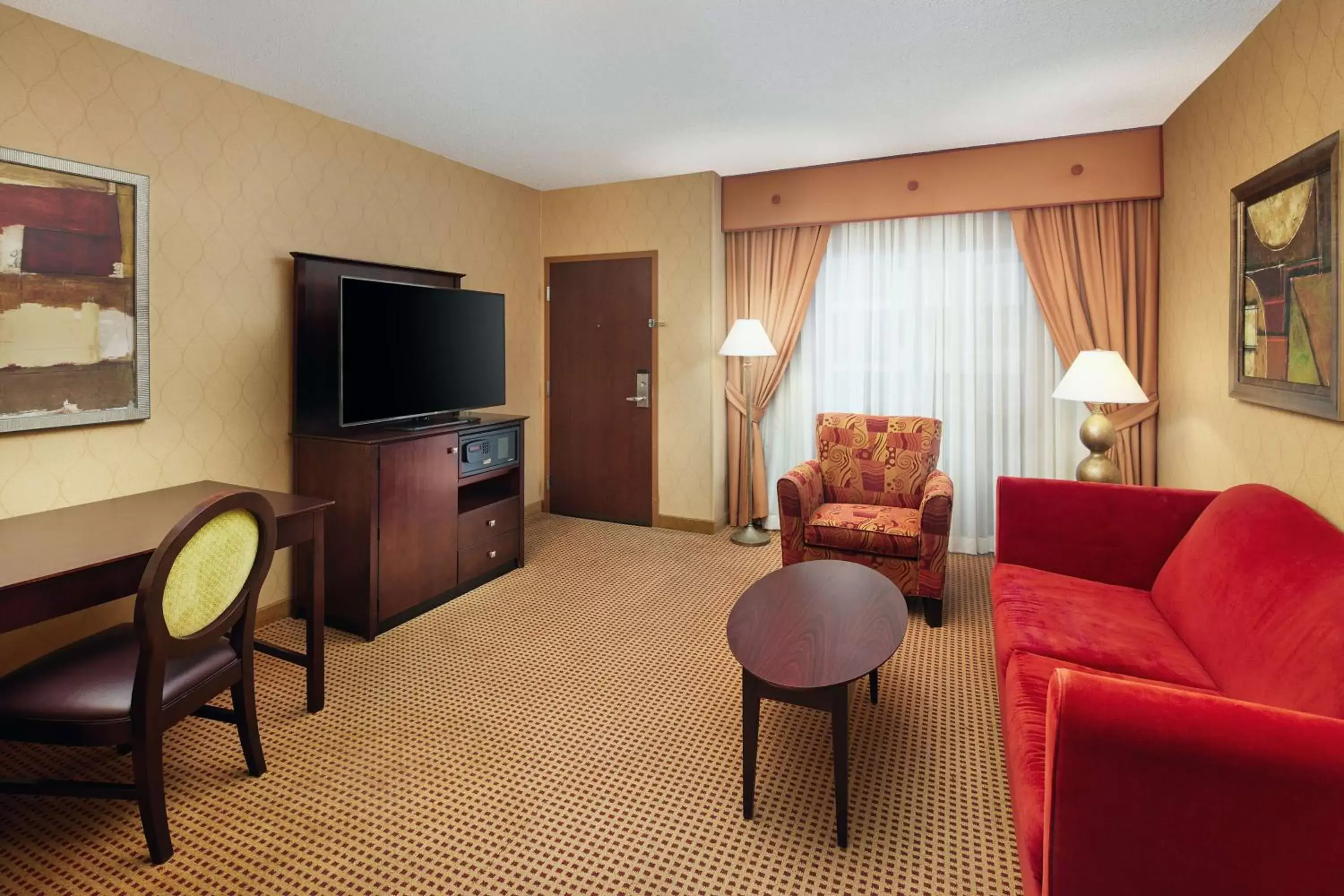 Living room, Seating Area in Embassy Suites Huntsville