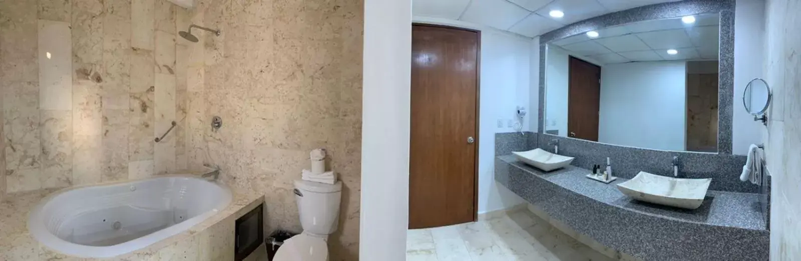 Bathroom in Real Hispano