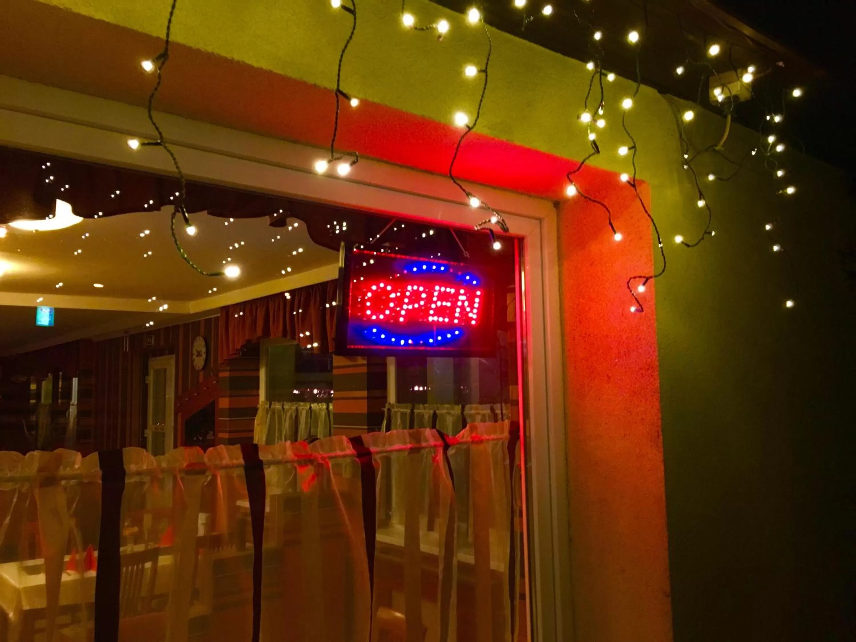 Night in Romantik Étterem - Panzió