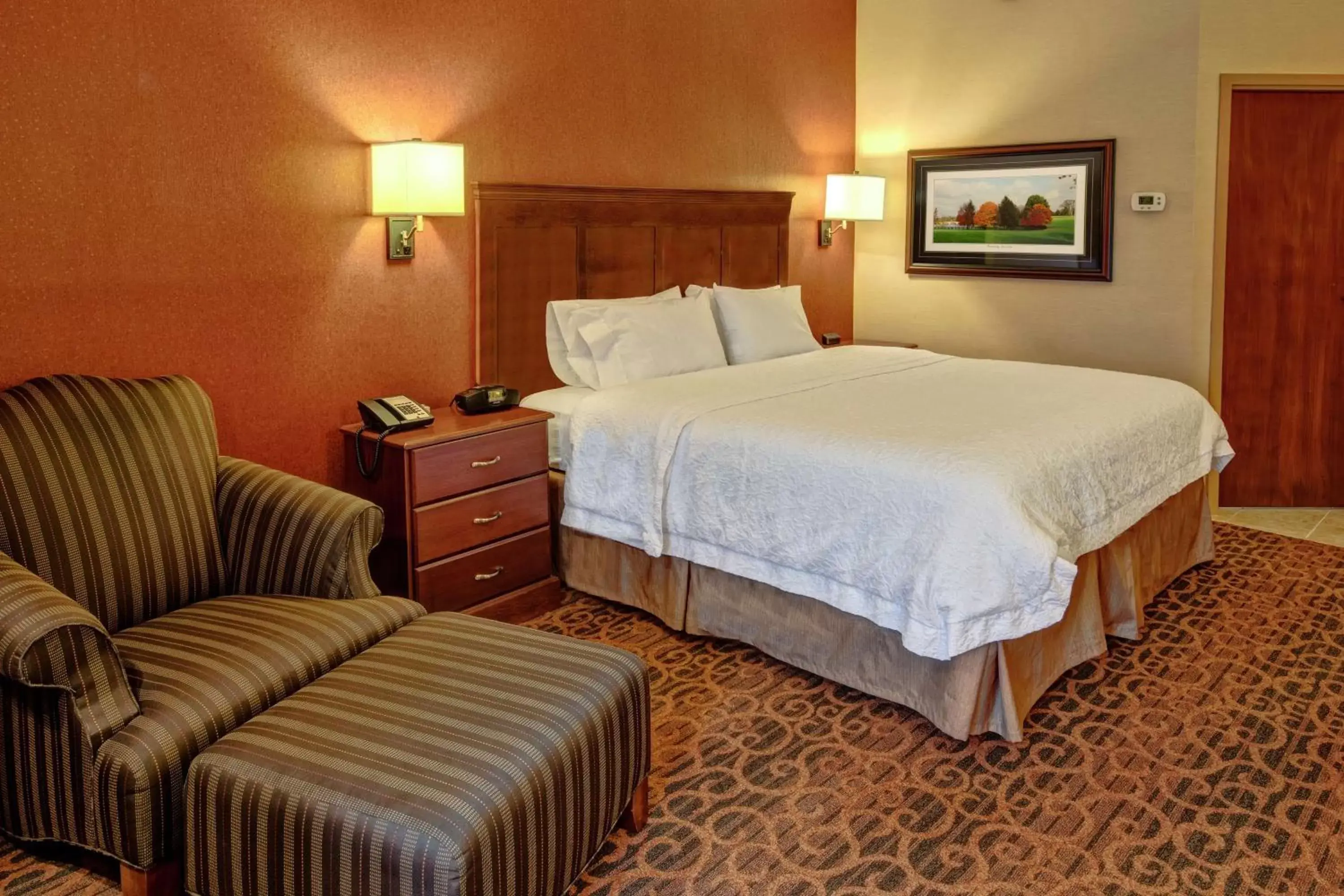 Living room, Bed in Hampton Inn Winchester KY