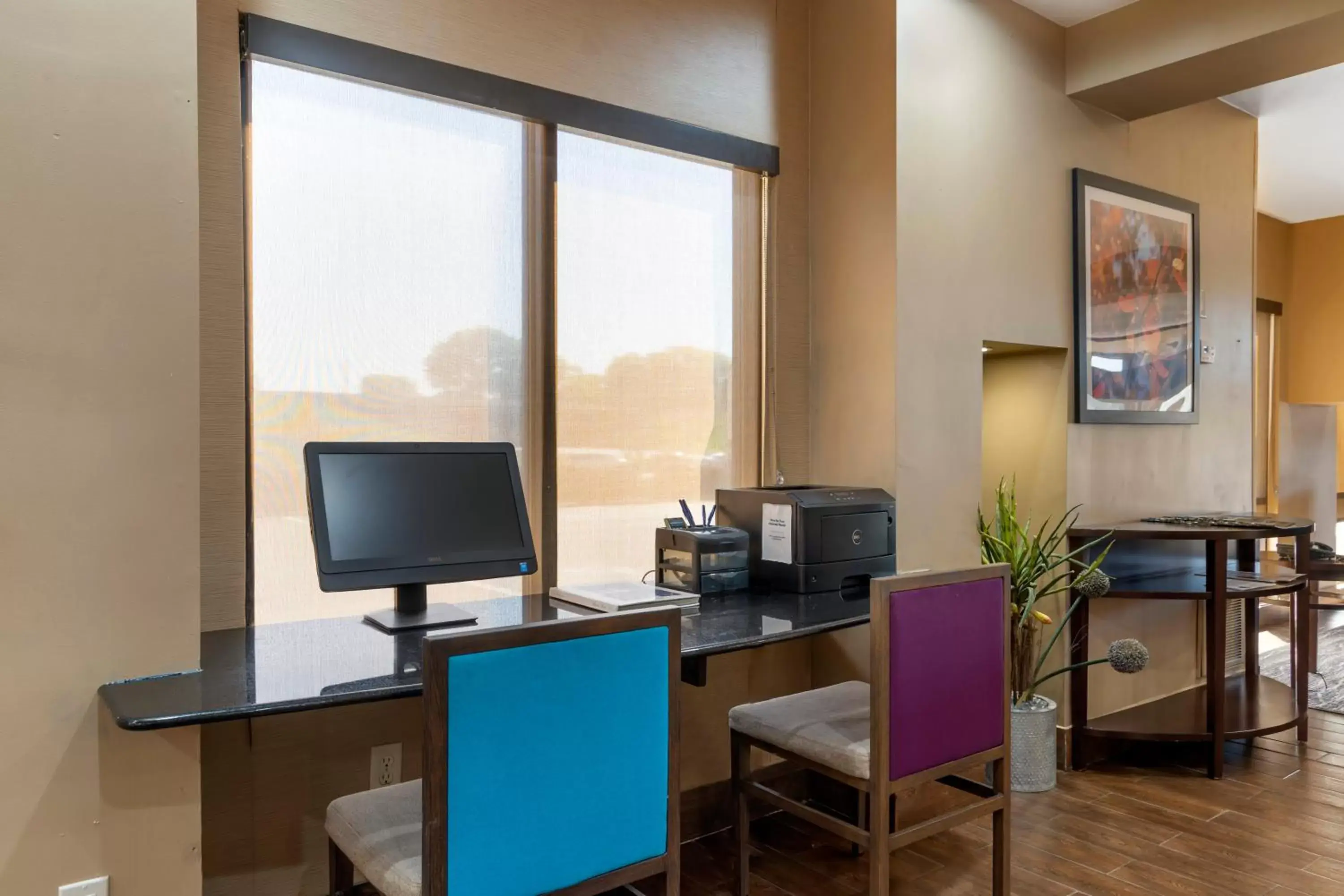 Business facilities, TV/Entertainment Center in Comfort Suites Locust Grove Atlanta South