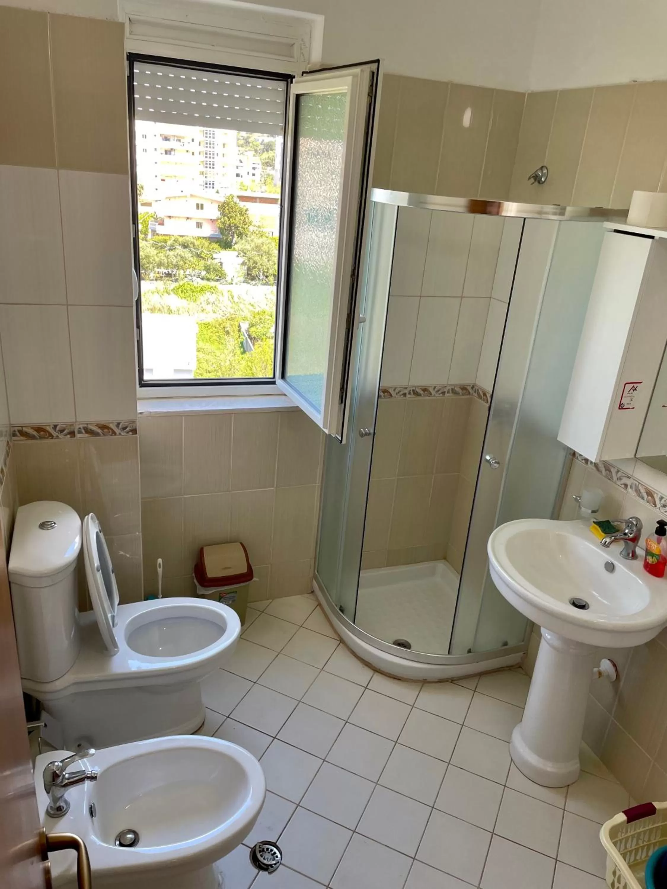 Shower in FAMILY SUITE RESIDENCE