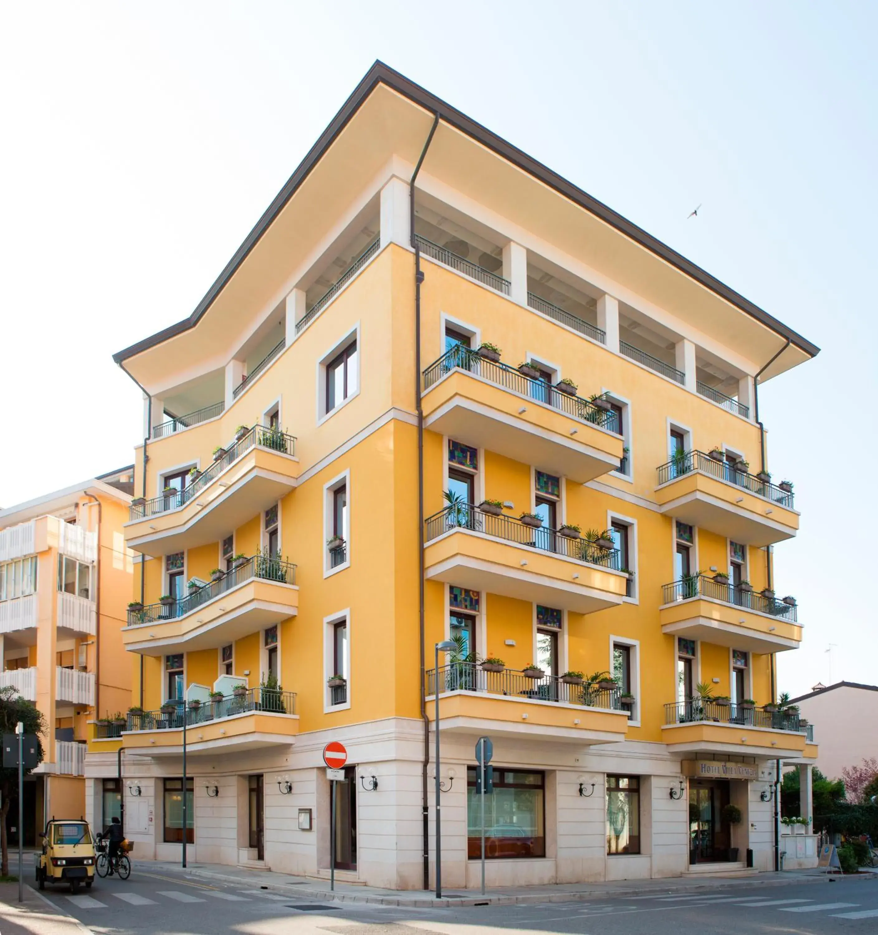 Property building in Hotel Villa Venezia