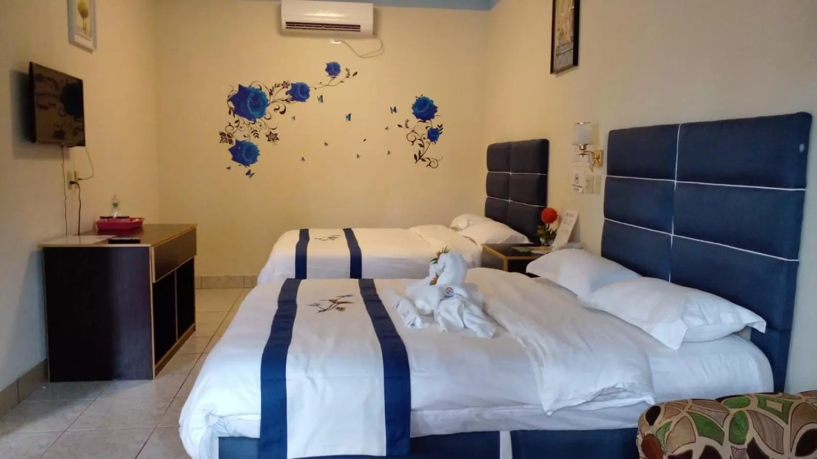 Bedroom, Bed in Sunshine View Hotel and Restaurant