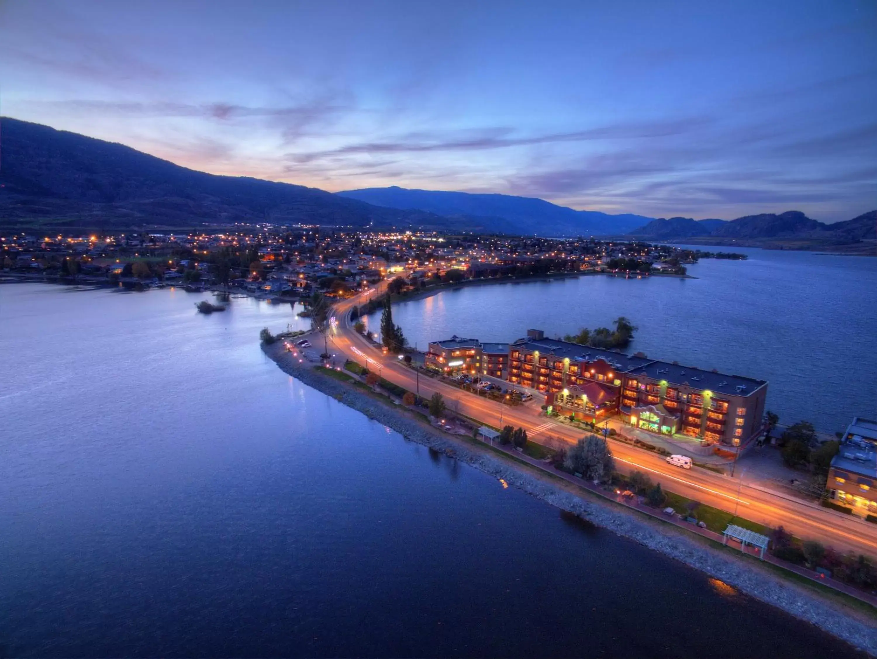 Property building, Bird's-eye View in Holiday Inn Hotel & Suites Osoyoos, an IHG Hotel